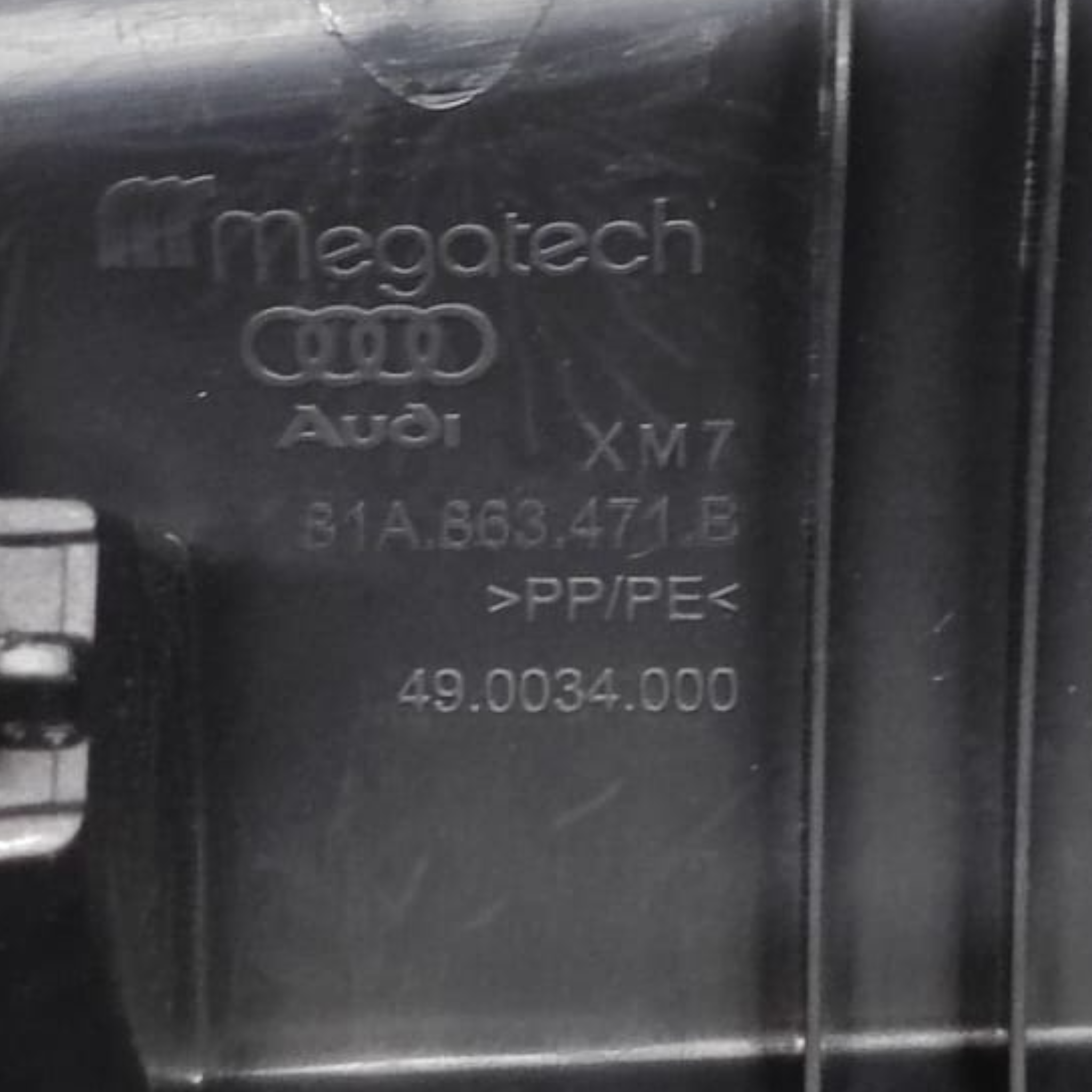 Rivestimento batticofano audi q2 cod: 81a863471 (2016-)