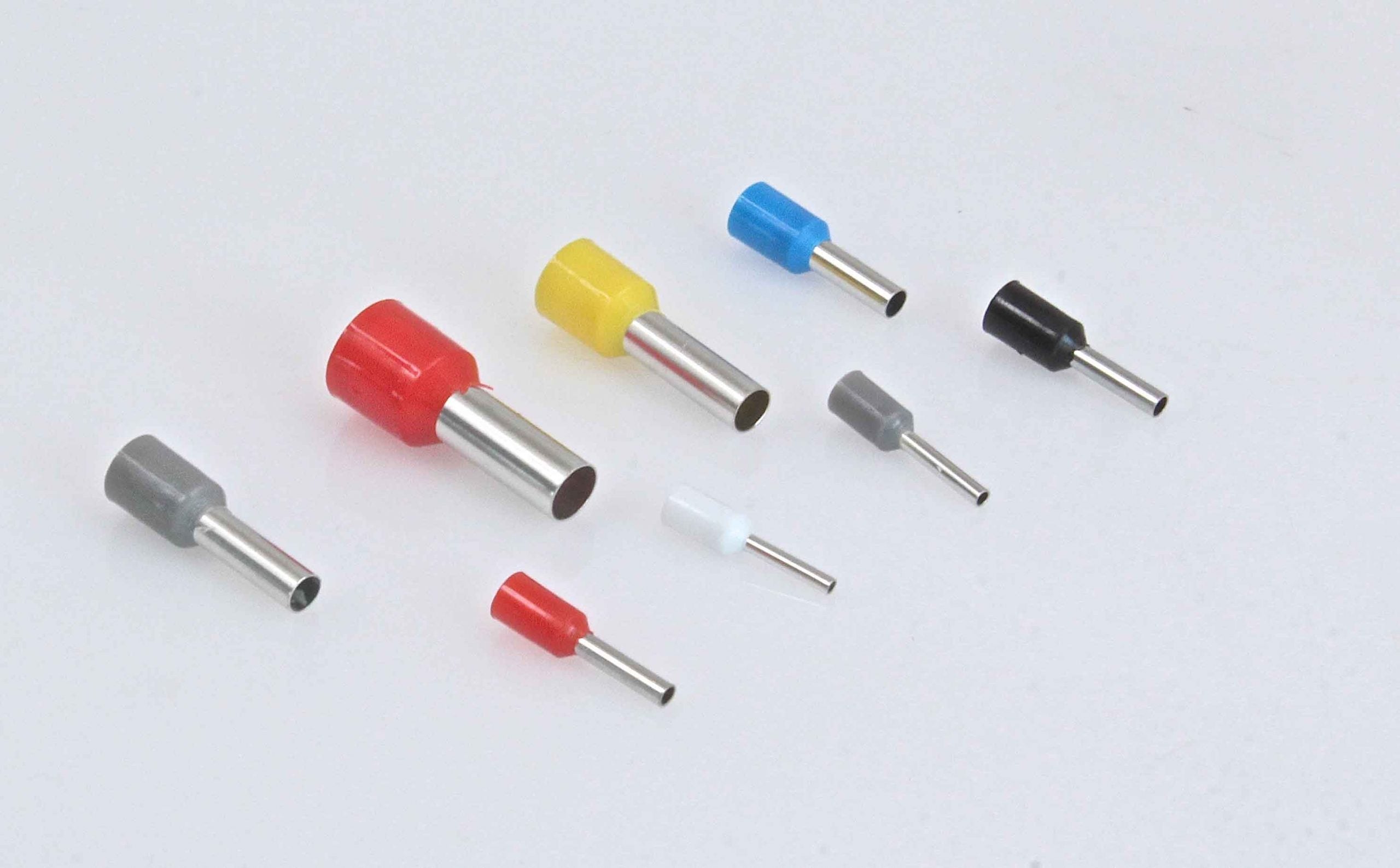 Terminali isolati contiene diversi tipi e colori di capicorda ASTA