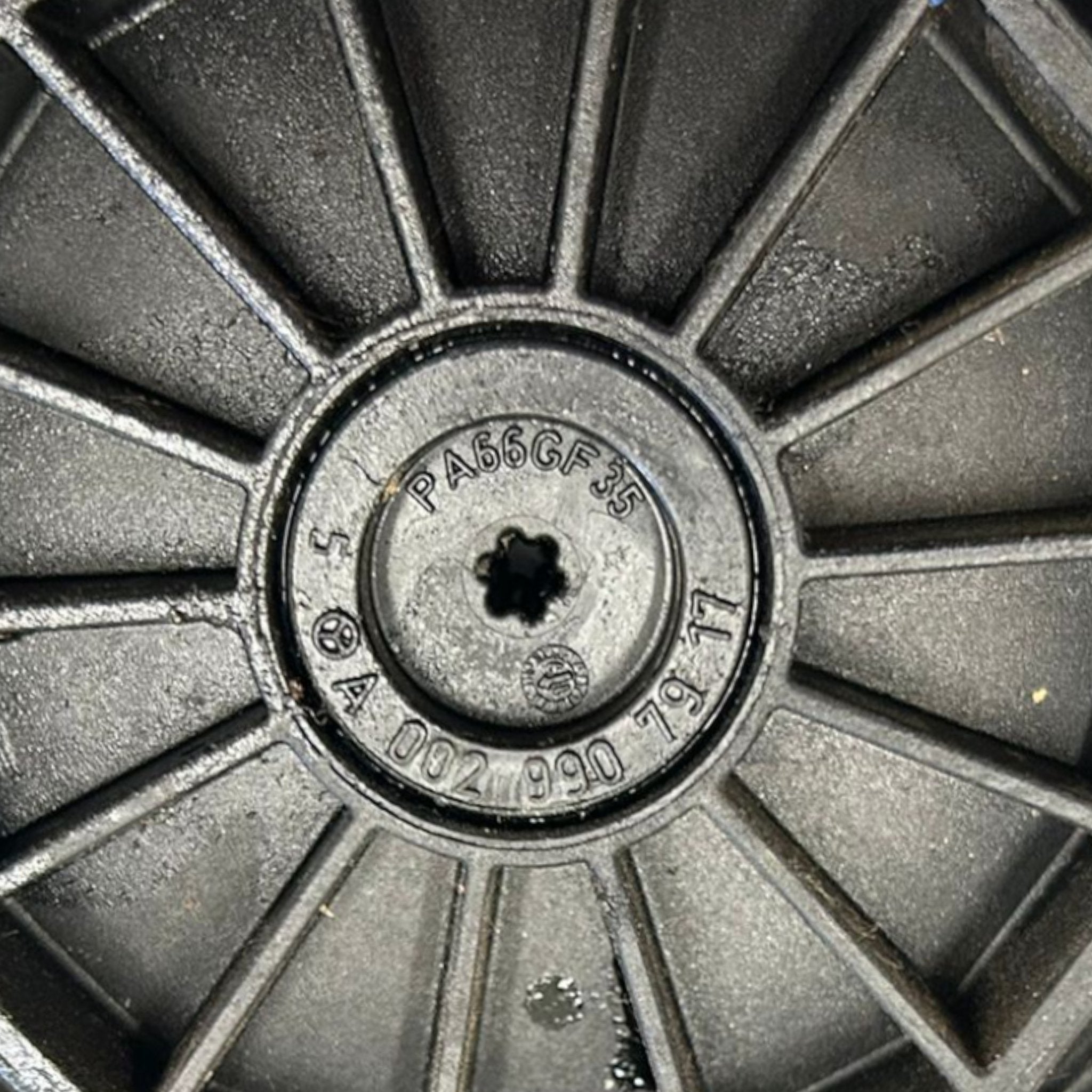 Alloggiamento Filtro Carburante Mercedes Benz Classe E (W213) cod.A0029907911 2.0 Diesel (2016 > 2023)