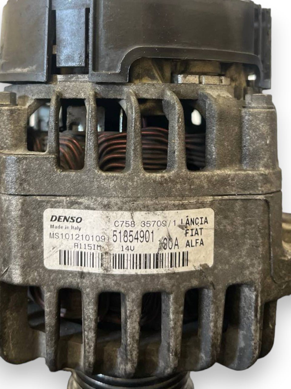 Alternatore Fiat Croma / Fiat Bravo / Lancia Delta / Alfa Romeo 159 / Fiat Grande Punto / Fiat Doblo' / Alfa Romeo Mito / Lancia Musa / Opel Insignia 1.6 / 2.0 Diesel (2005 al 2010) cod: 51854901