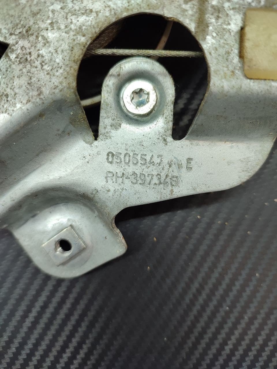 Alzavetro Chrysler 300C Anteriore Destro Cod:05065474AE