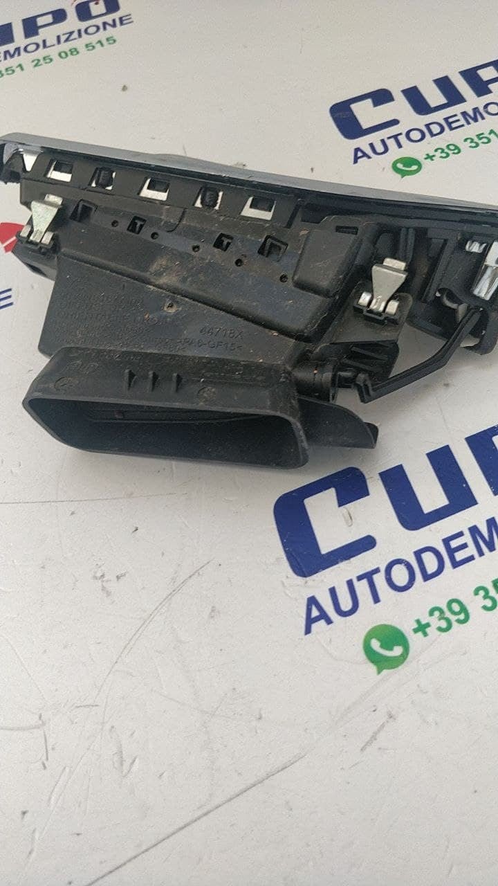Bocchetta aerazione lato destro Peugeot 208 2015 cod 96731316XU