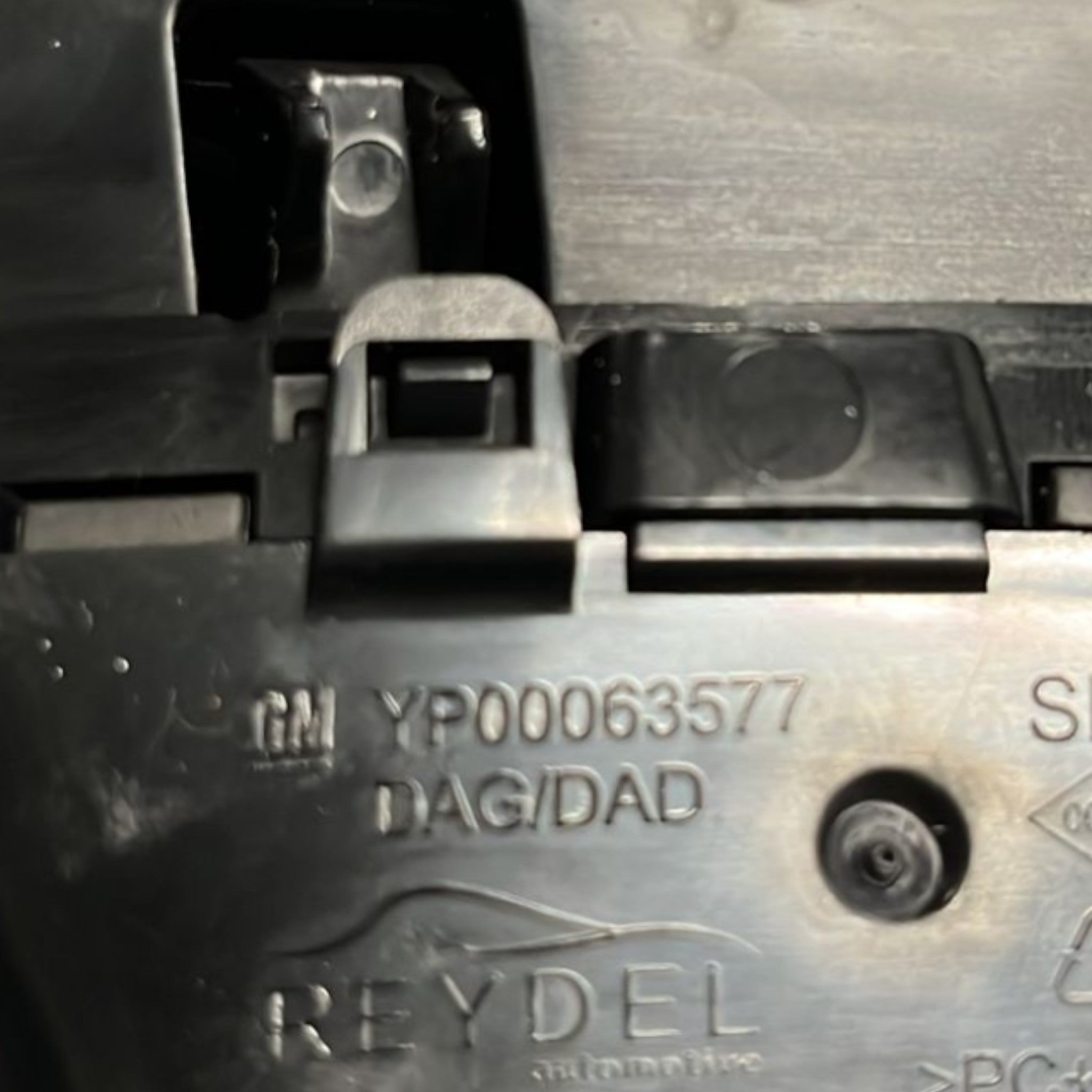 Bocchetta Aria Laterale Destra Opel Grandland cod:YP00063577 (2017 >)