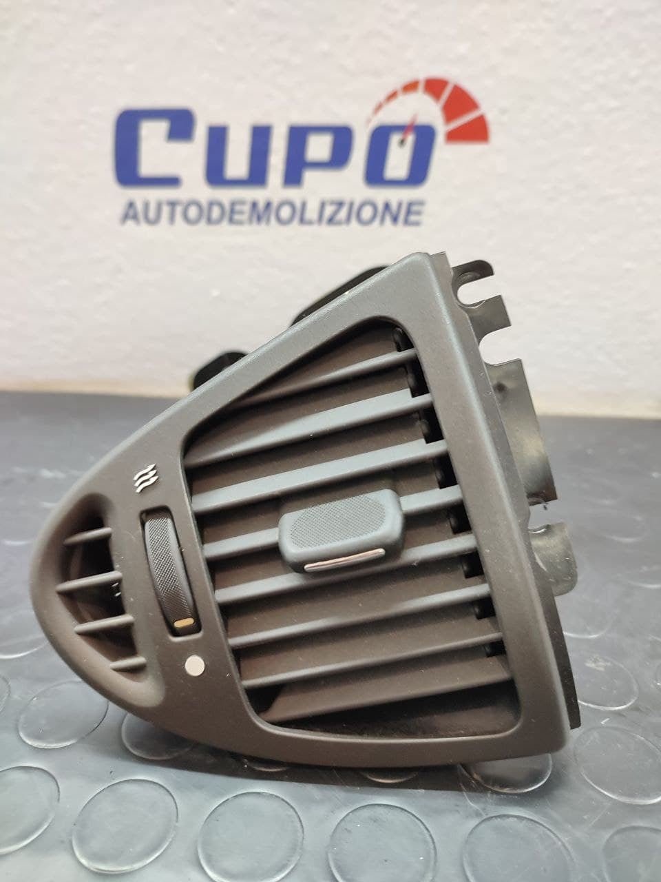 Bocchetta Aria Lato sinistra Jaguar x-type cod: 07356314060