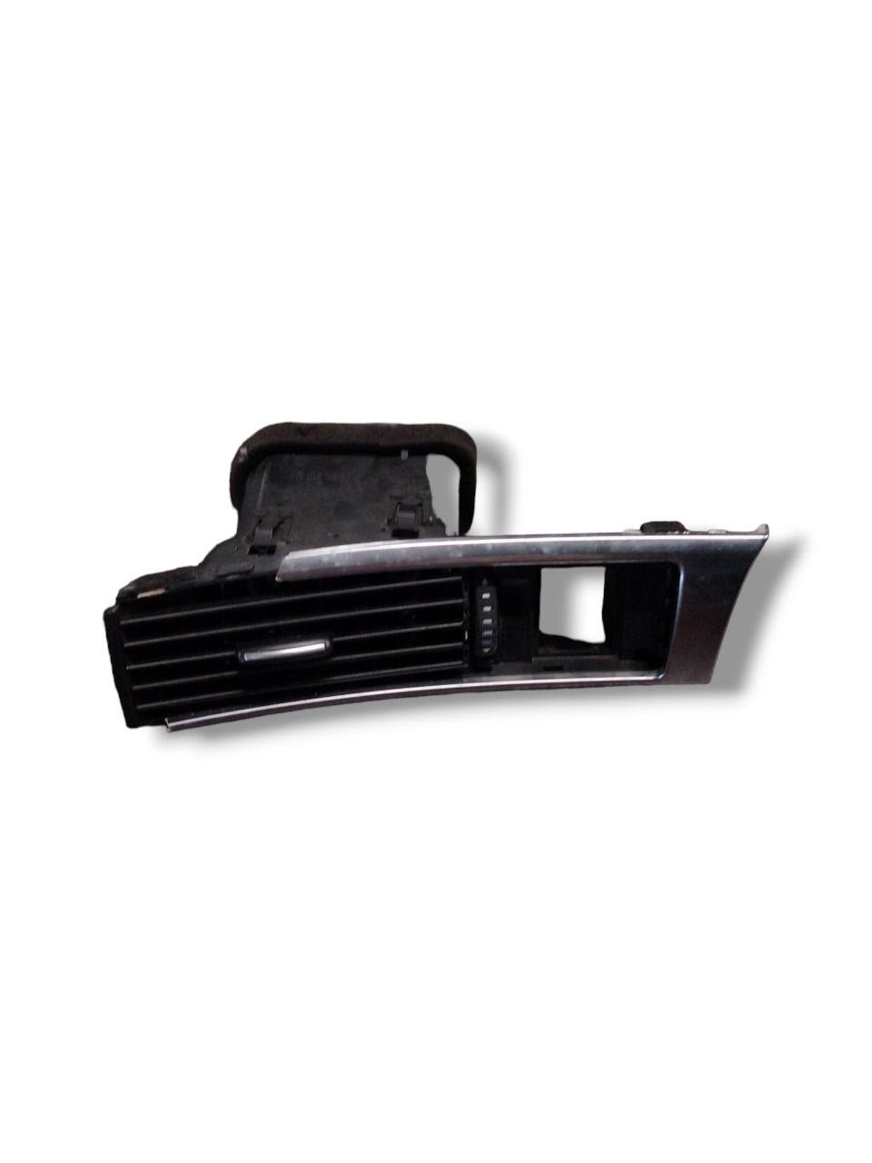 Bocchetta Aria Sinistra Audi A6 ( 2004-2012 ) cod.4F1820901D