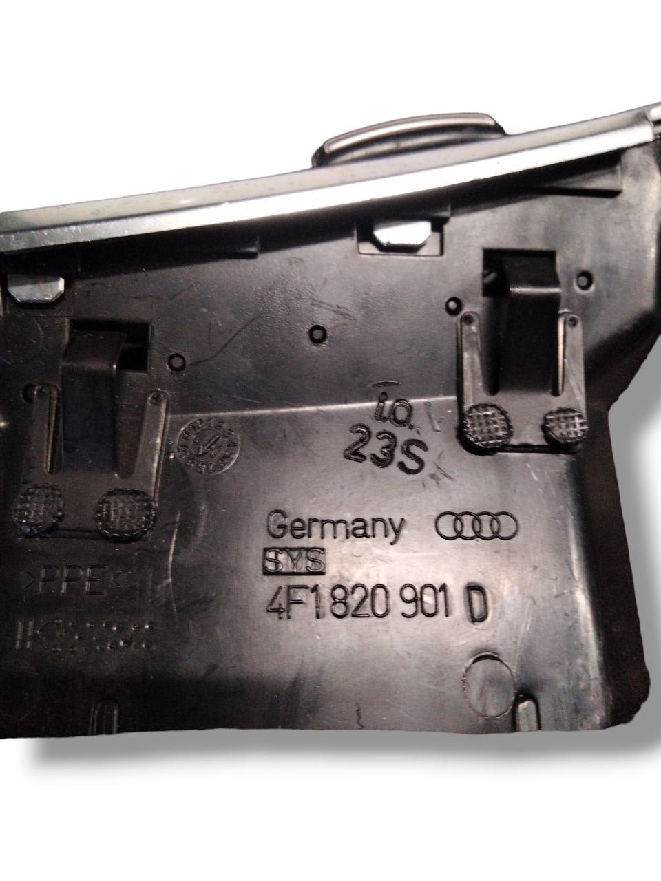 Bocchetta Aria Sinistra Audi A6 C6 (4F) ( 2004-2012 ) cod.4F1820901D