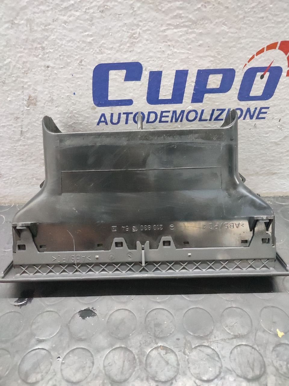 Bocchette Aria Mercedes Classe E (W210) (2003) Cod:2108301554