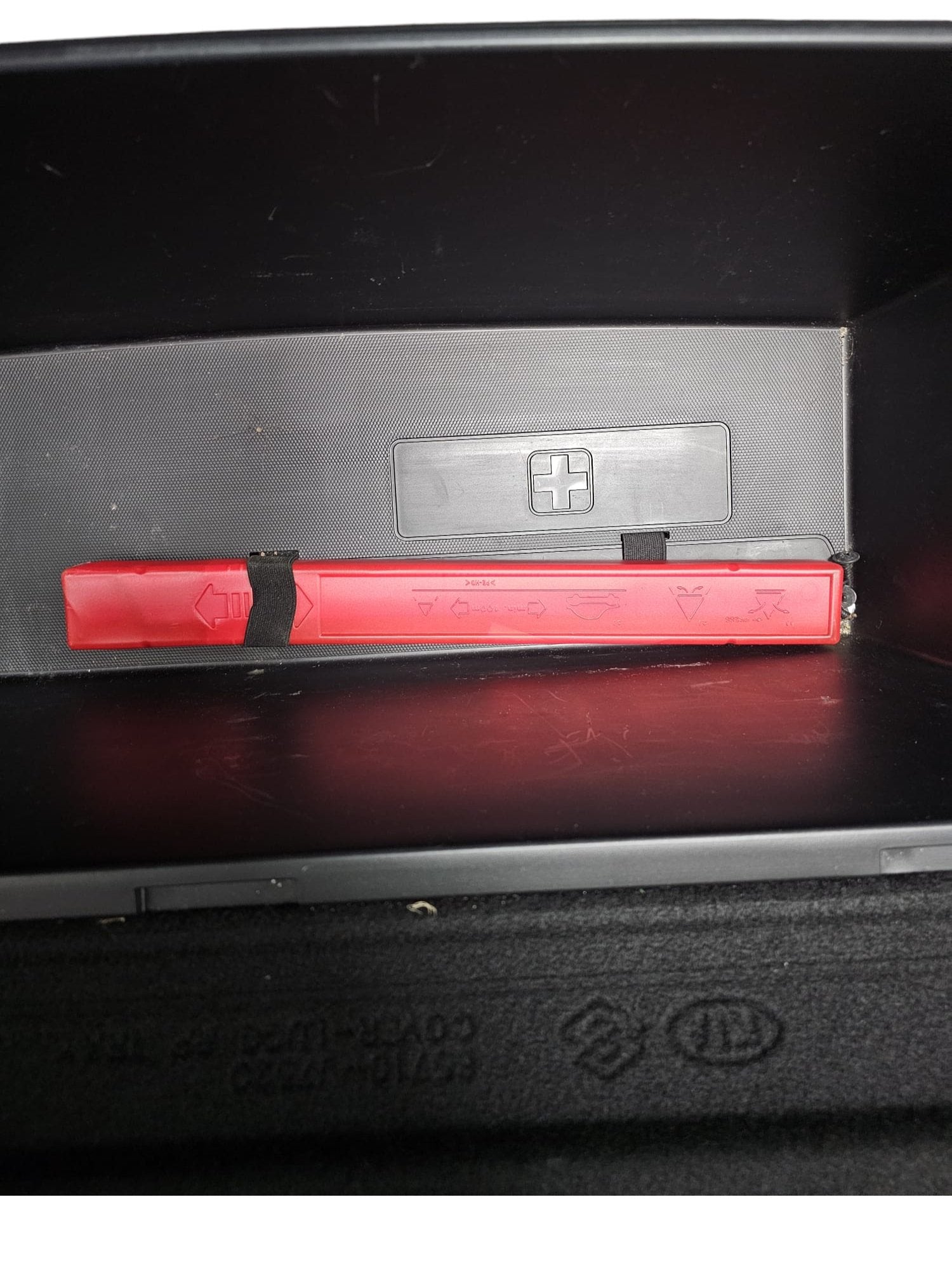 Cassetto / Vano Portaoggetti Bagagliaio + Triangolo d'Emergenza Cod:85710-J7520 Kia Proceed (2019->)