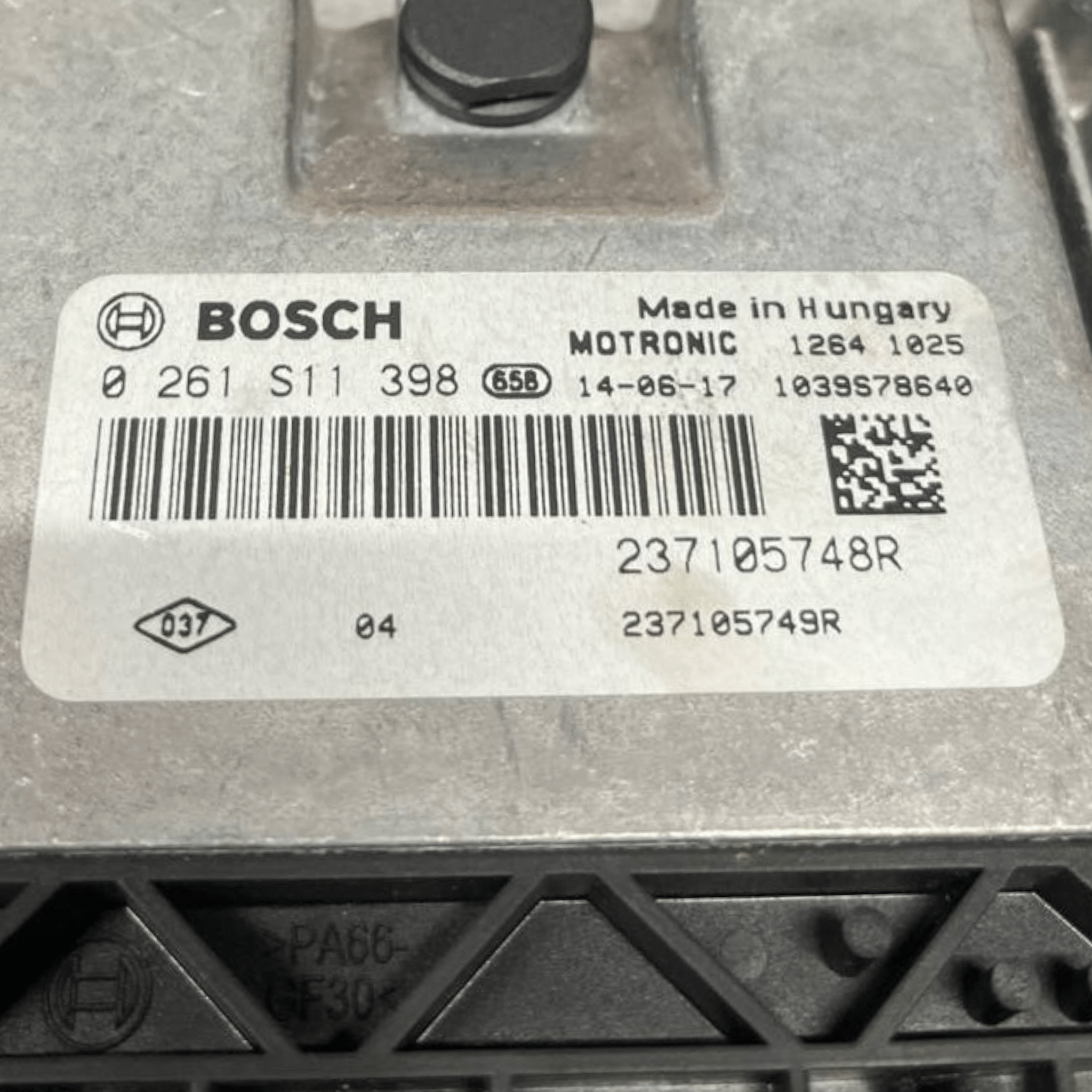 Centralina Ecu Motore Renault Twingo III 1.0 Benzina (2014 al 2024) cod: 237105748R / cod: 0261S11398