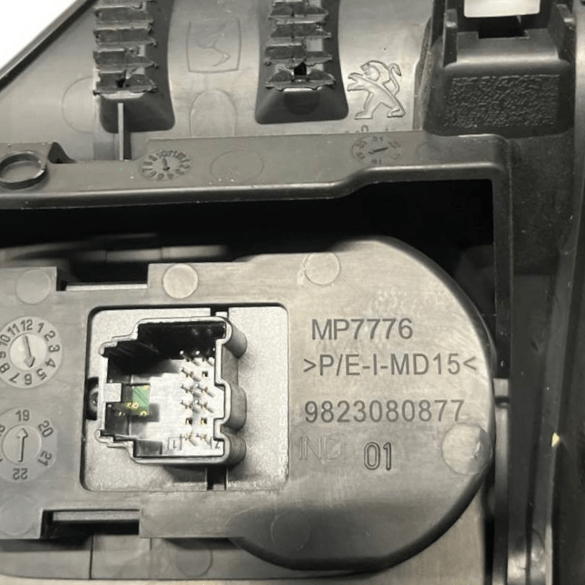 Comando / Interruttore Regolazione Fari Opel Combo E (2018 -) cod: 9823080877