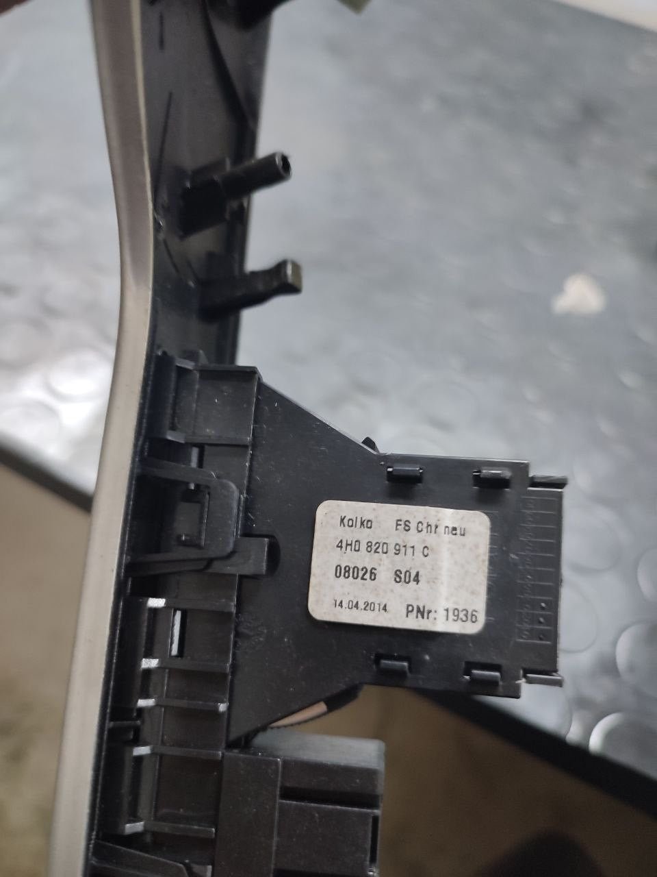 Cornice tachimetro Audi A8 ( 4h ) cod 4h0820911 / 4h0858345