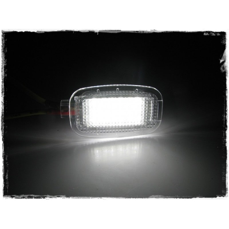 Lampadina Led Plafoniera per illuminazione vano bagagli Per Mercedes-Benz Classe C (W204) dal 2007-2014 BIBA-RICAMBI