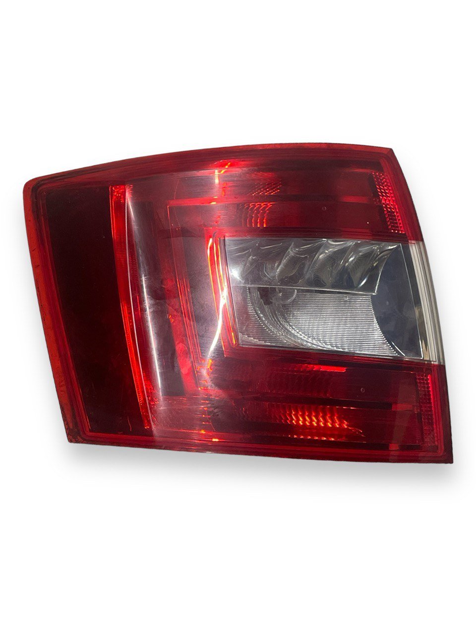 Fanale / Stop Alogeno Posteriore Sinistro Skoda Octavia III cod:5e9945095 (2012>2019)