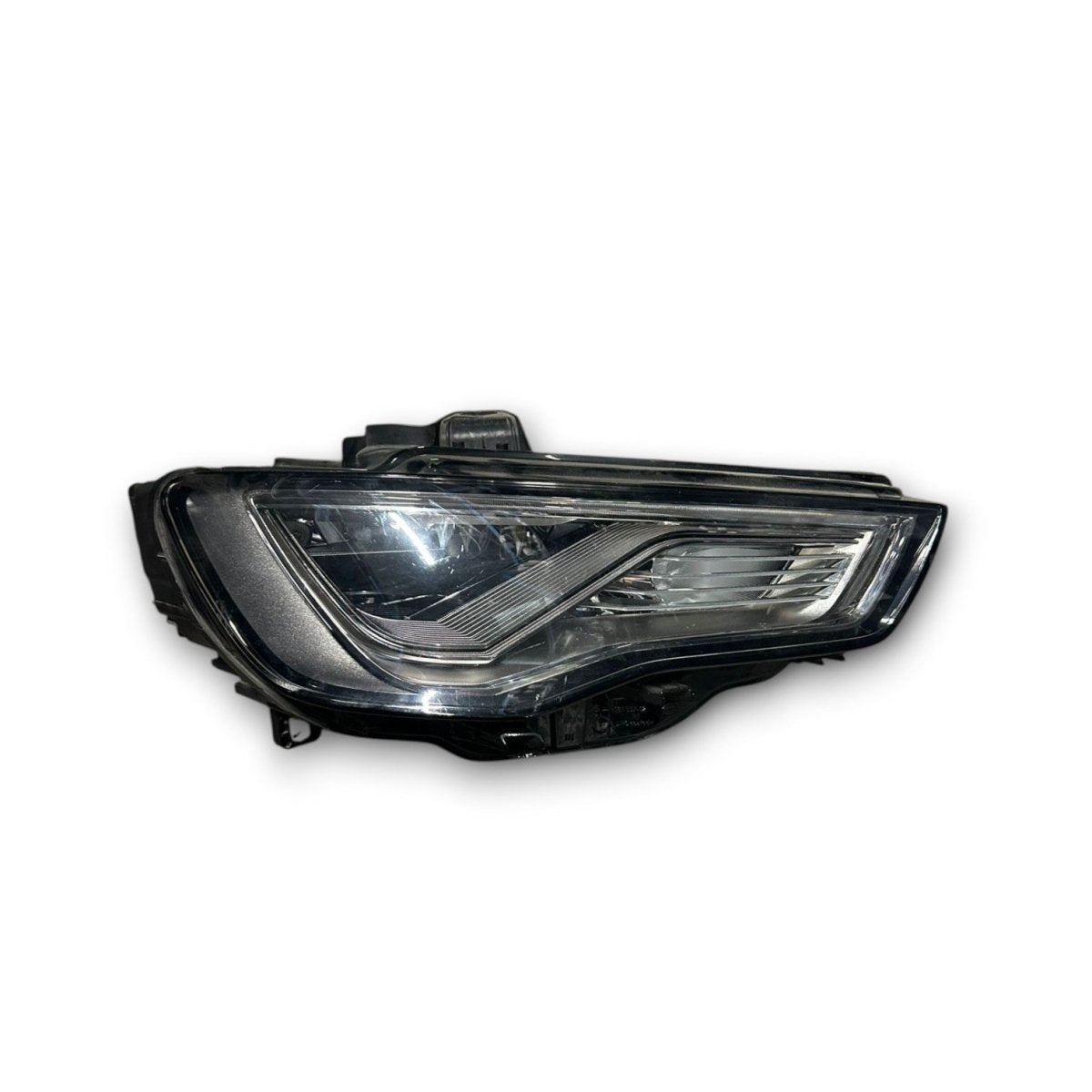 Faro / fanale anteriore destro audi a3 8v (2012 > 2016) cod:8V0941774J