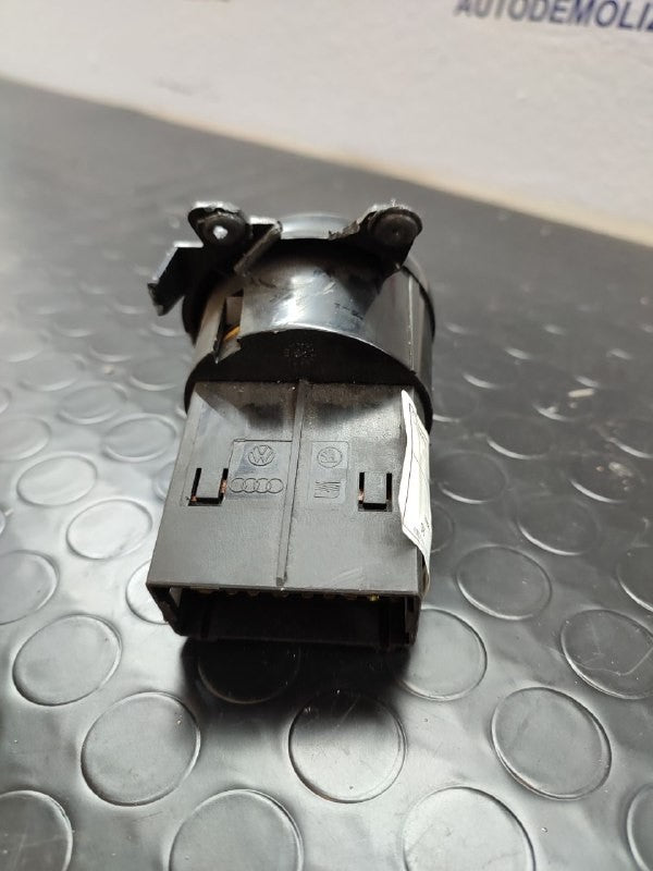 Interruttore luci Volkswagen Polo cod: 6Q0941531C