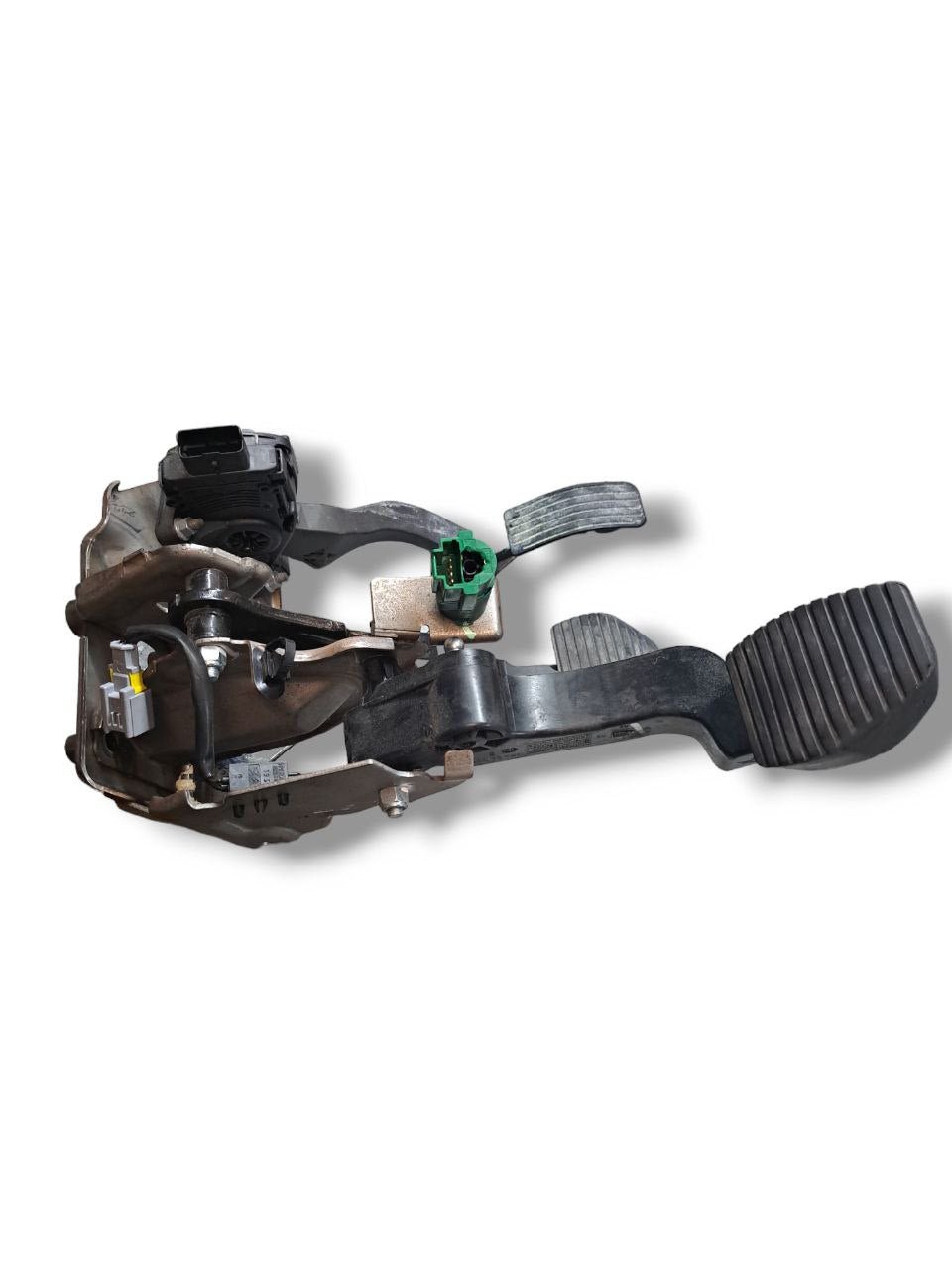 Kit pedaliera freno + frizione + acceleratore PEUGEOT 208 1.4 (2015) COD:9682171580