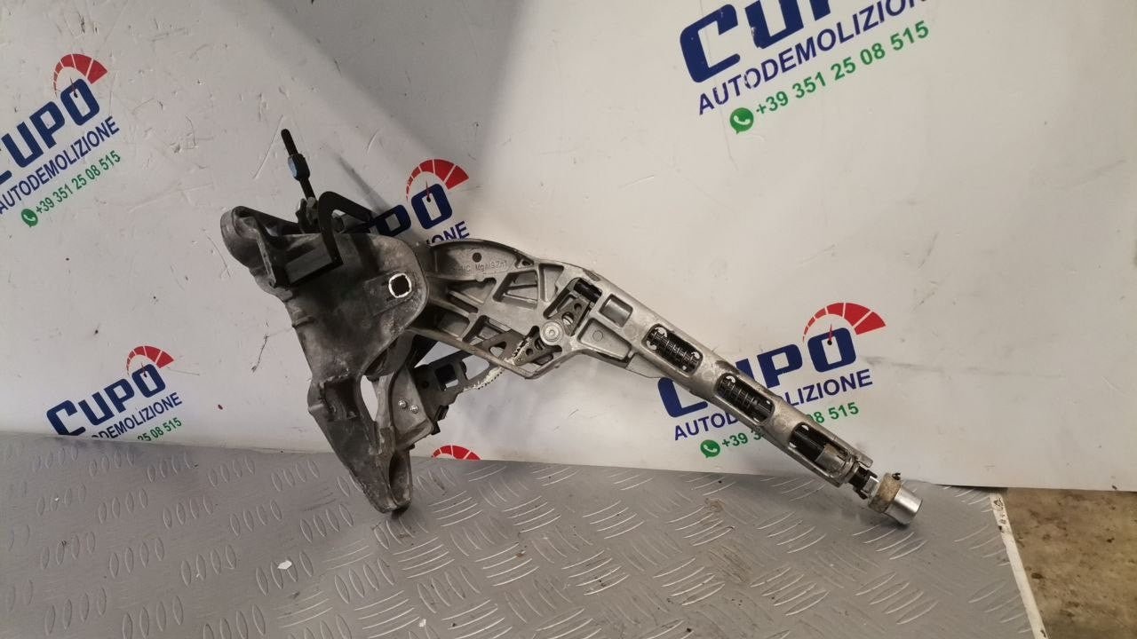 Leva freno di stazionamento VW Golf 1.9 cod: 1k0711303