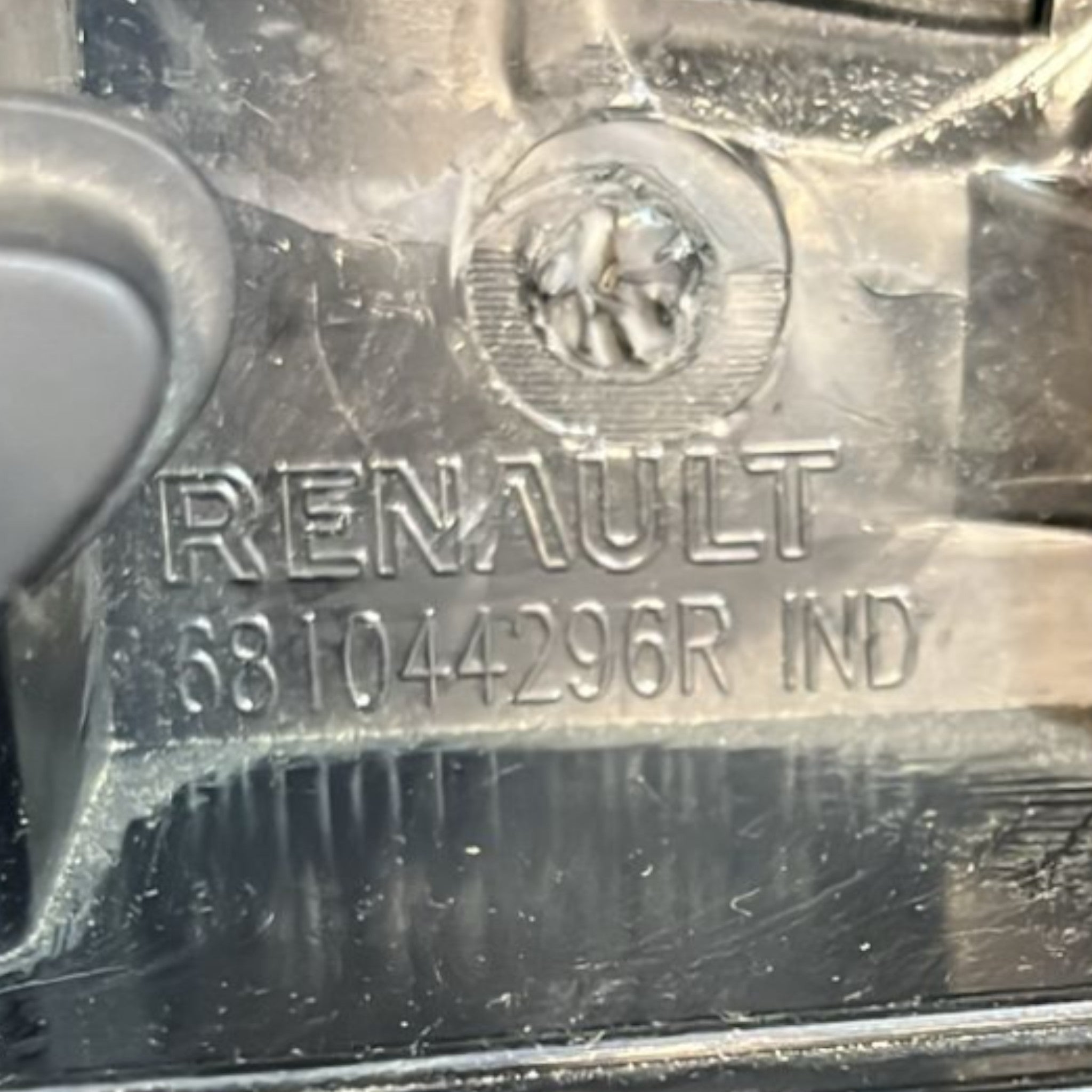 Mascherina Autoradio Renault Clio IV cod:681044296R (2012 > 2019)