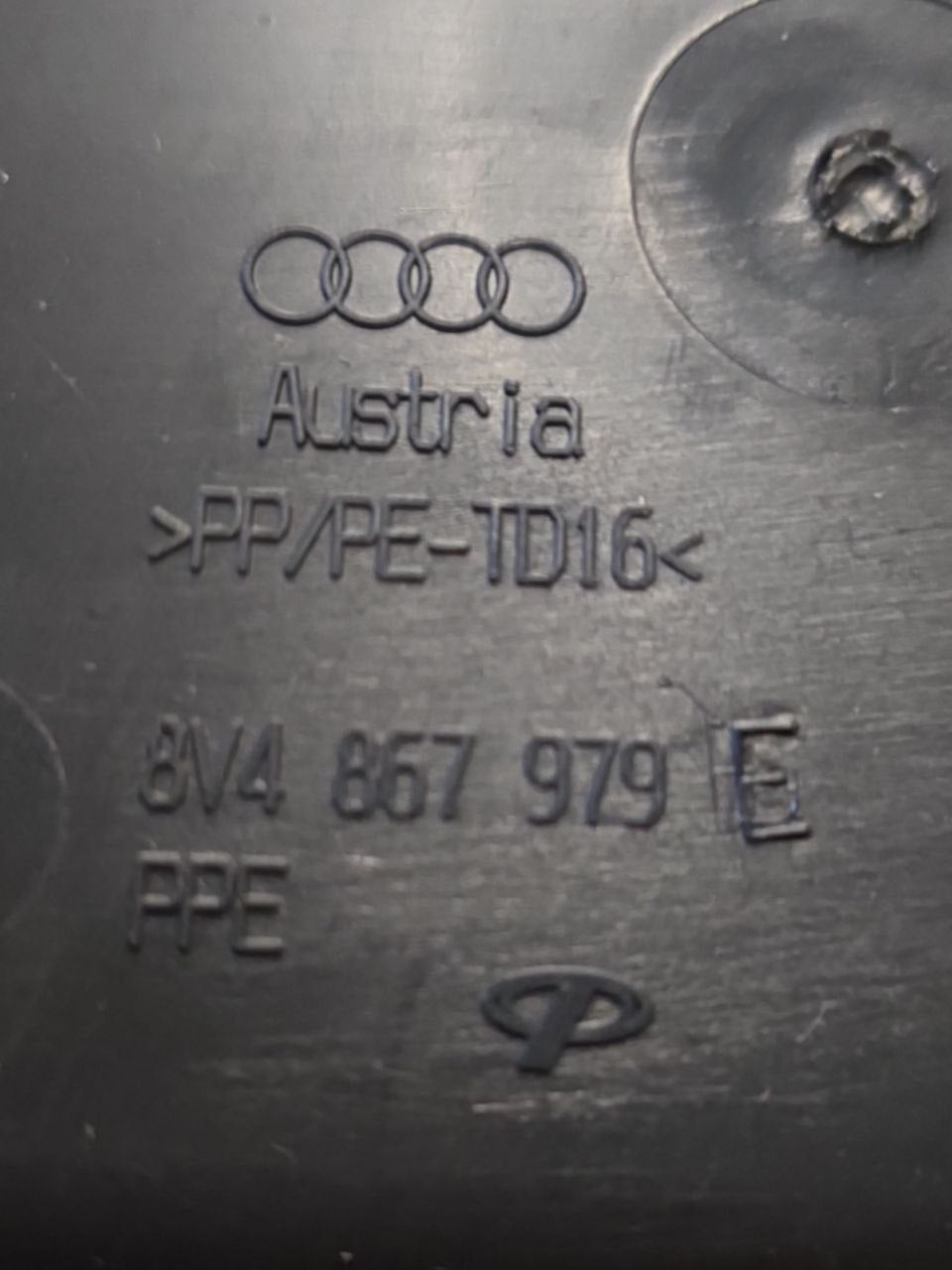 Modanatura Interna Portellone Bagagliaio Audi A3 8V (2012-2020) Cod : 8V4867979E
