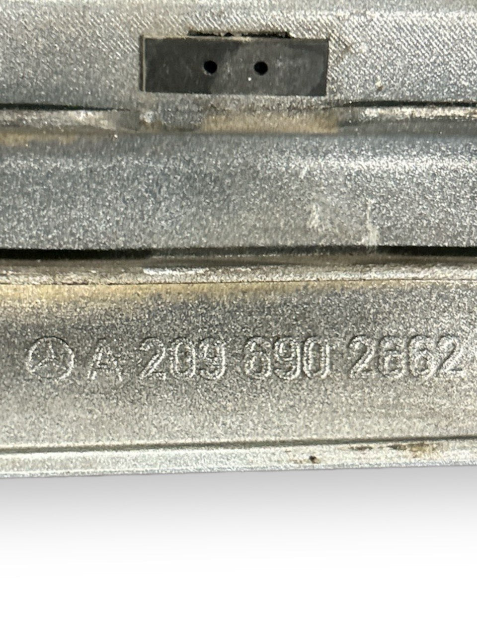 Modanatura Parafango Posteriore Destra (DX) Mercedes Benz CLK (W209) (2002 > ) cod . A2096902662