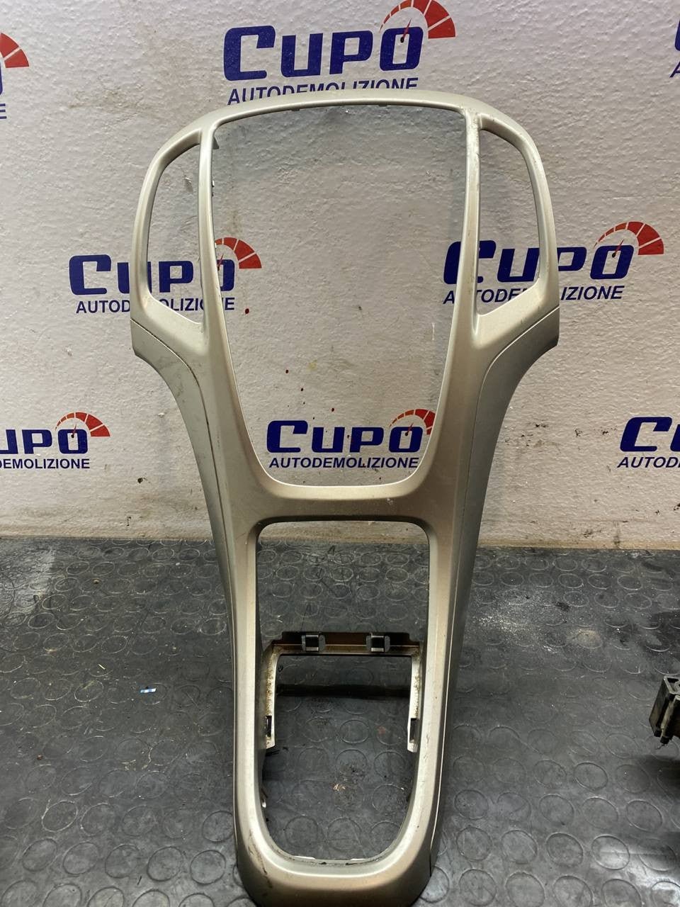 Mondatura cruscotto centrale Opel astra j cod:13257562