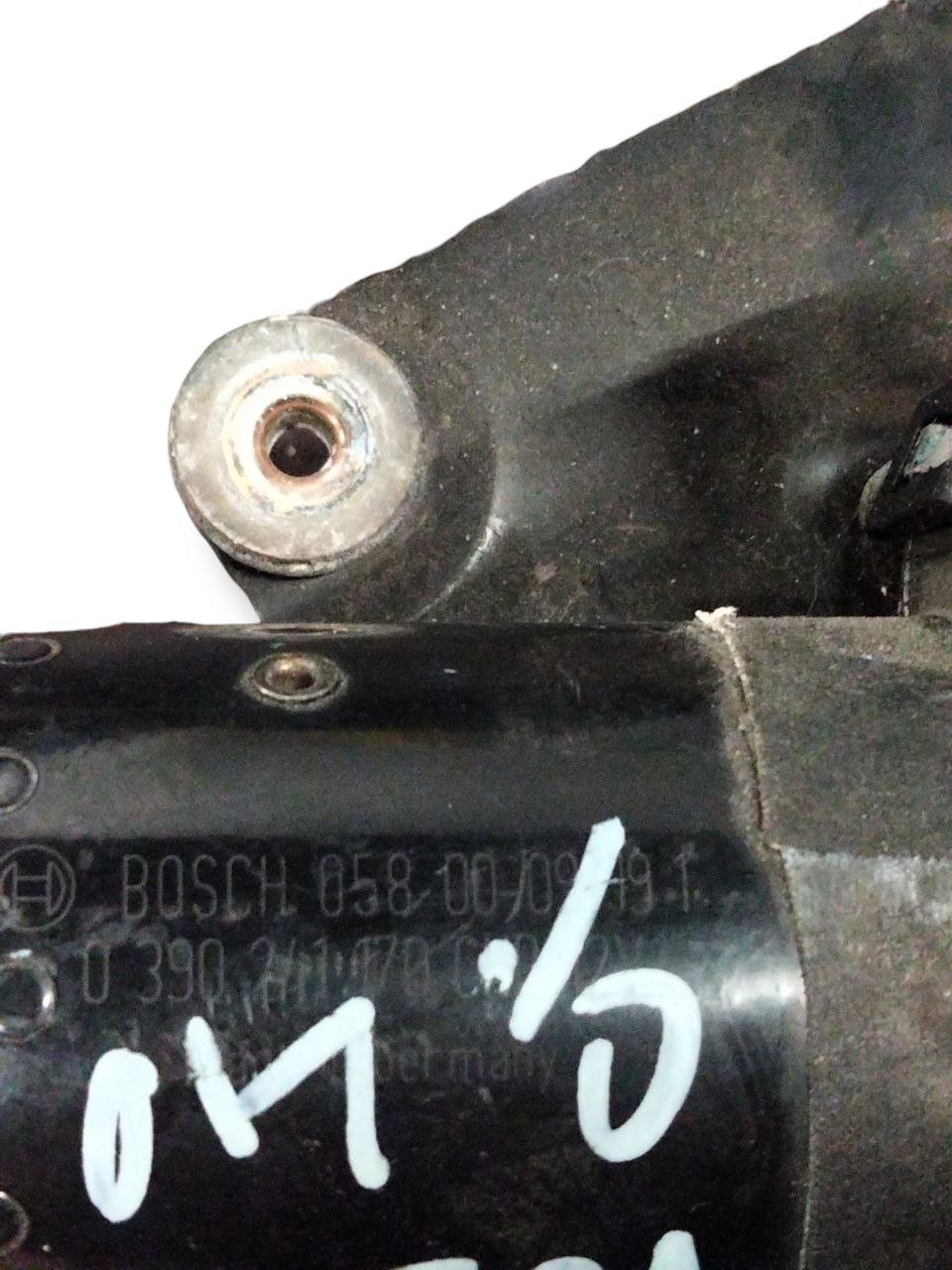 Motorino tergicristalli anteriore Volvo V40 / S40 (2004-2019) cod.0390241170-0580009191