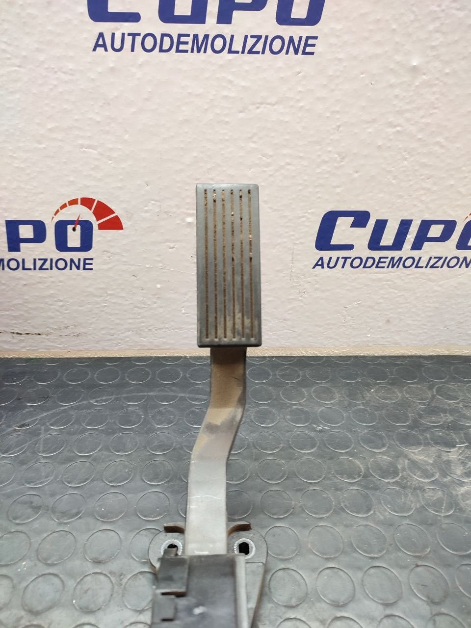 Pedale acceleratore KIA VENGA 1.4 2012 cod: 32727-1p200