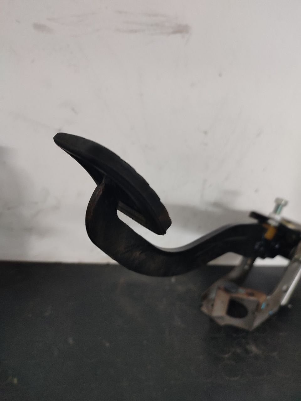 Pedale Frizione Hyundai i20 (2009) Cod: 32802-1j100