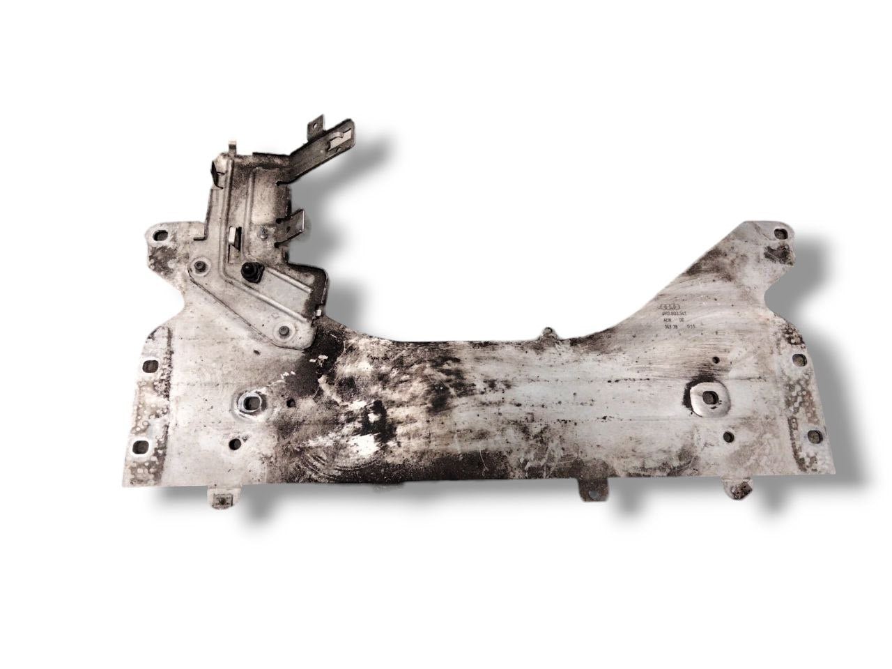Piastra di rinforzo / supporto anteriore Audi A7 C8 (2017>) cod.4K0803341