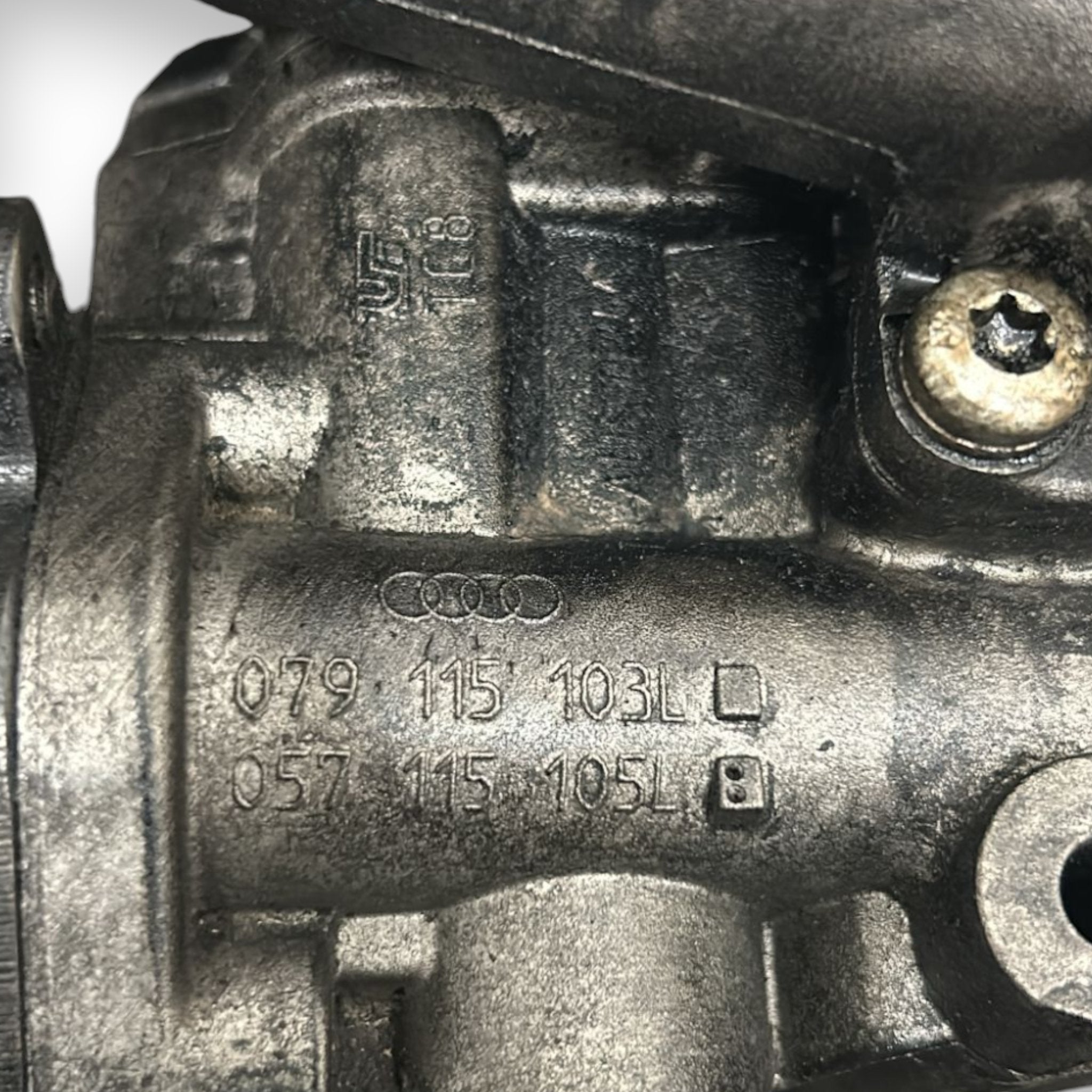 Pompa Olio Motore Audi A8 (D3 / 4E) cod.057115105L 4.2 Diesel (2002 > 2009) cod.079115103L