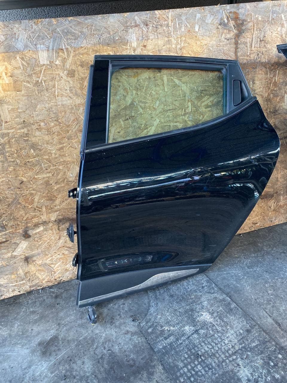 Portiera posteriore sinistra Renault Clio IV 2015 in poi