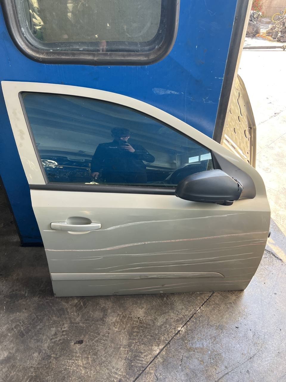 Portiera / Sportello / Porta Anteriore destra Opel Astra H station wagon