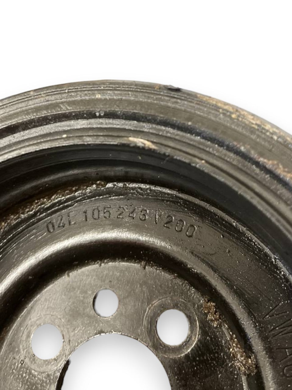 Puleggia Albero Motore Volkswagen Golf VII / Volkswagen T-Roc / Seat Ibiza / Seat Leon / Audi A3 1.6 - 2.0 tdi (2012 al 2019) cod: 04L105243