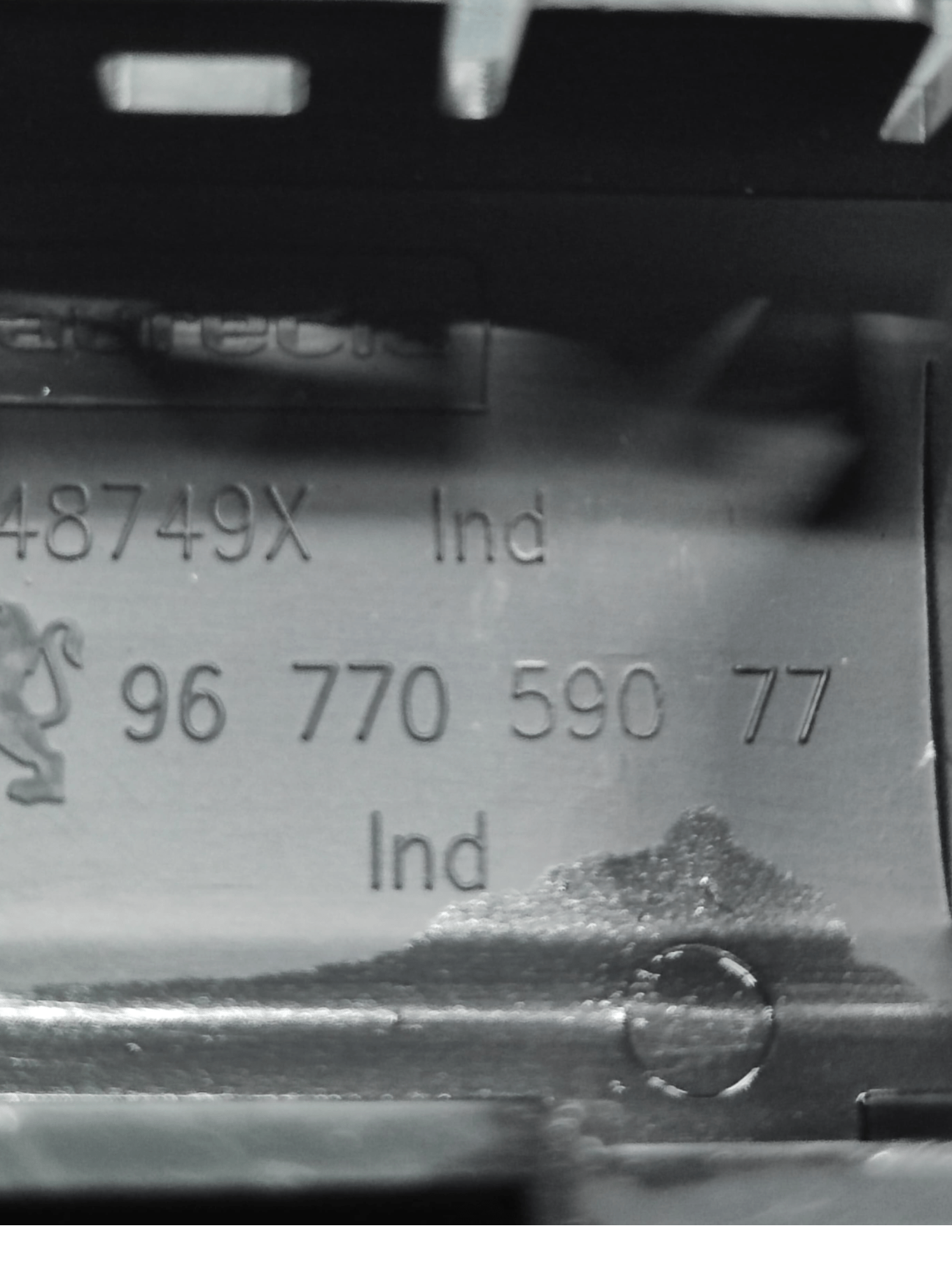 Pulsante Interruttore ESP / ASR Controllo di Trazione Peugeot 208/2008 COD:9677059077 (2012-2019)