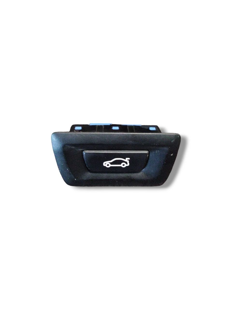 Pulsante / interruttore serratura bagagliaio Bmw serie 3 F30/31 cod.927511902 (2012-2019)