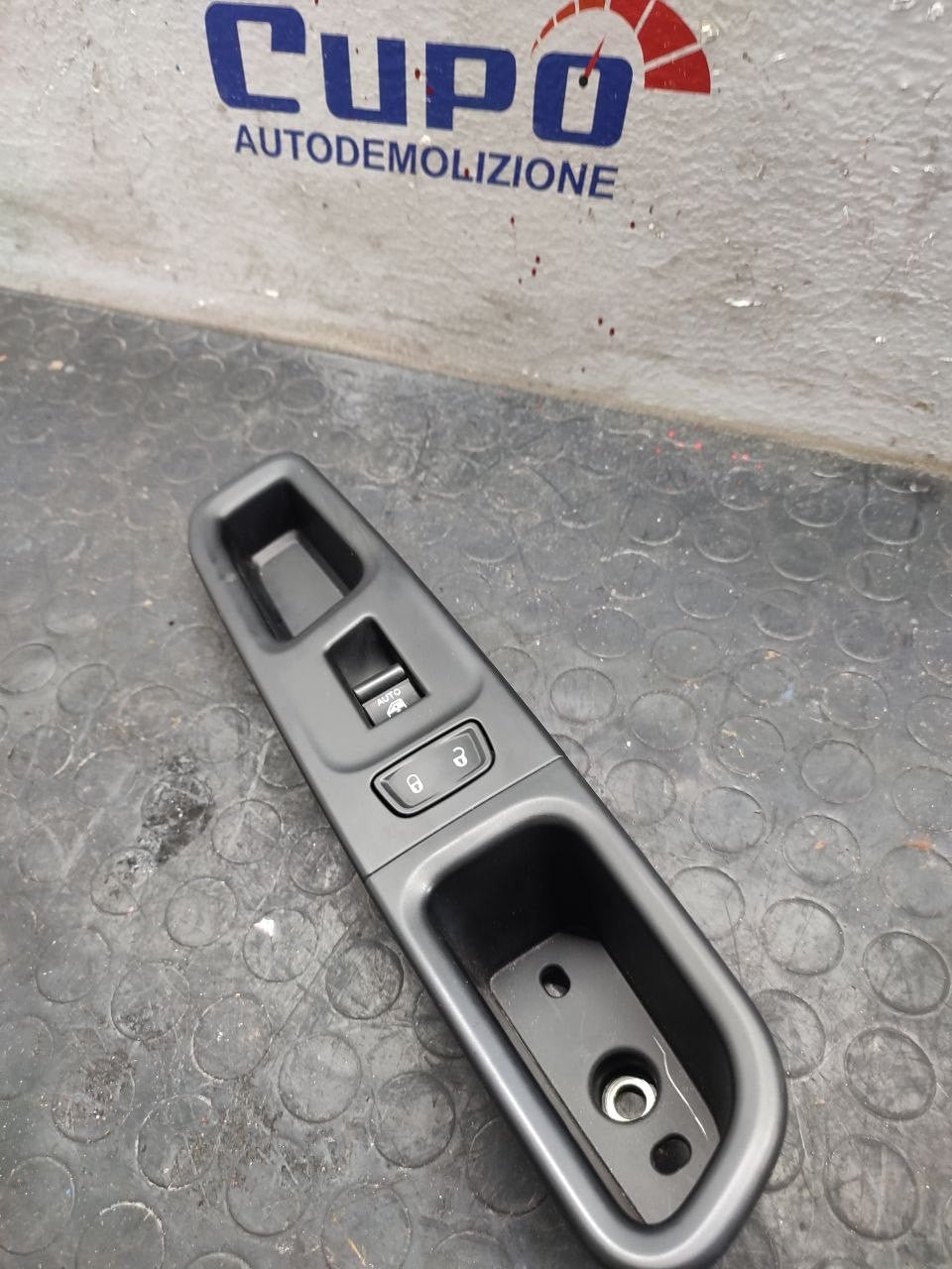 Pulsantiera alzacristalli alzavetri anteriore destra Jeep Renegade ( 2017 ) cod 7356458310