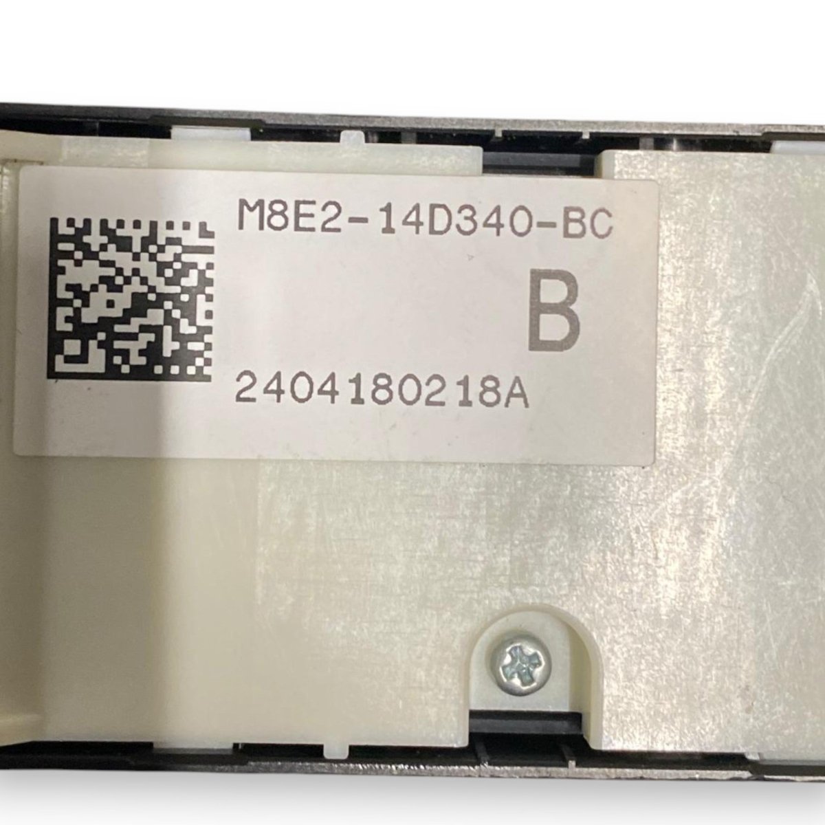 Pulsantiera alzavetri anteriore sinistro (sx) Range Rover Sport L461 (2022-) Cod: m8e2-14d340-bc