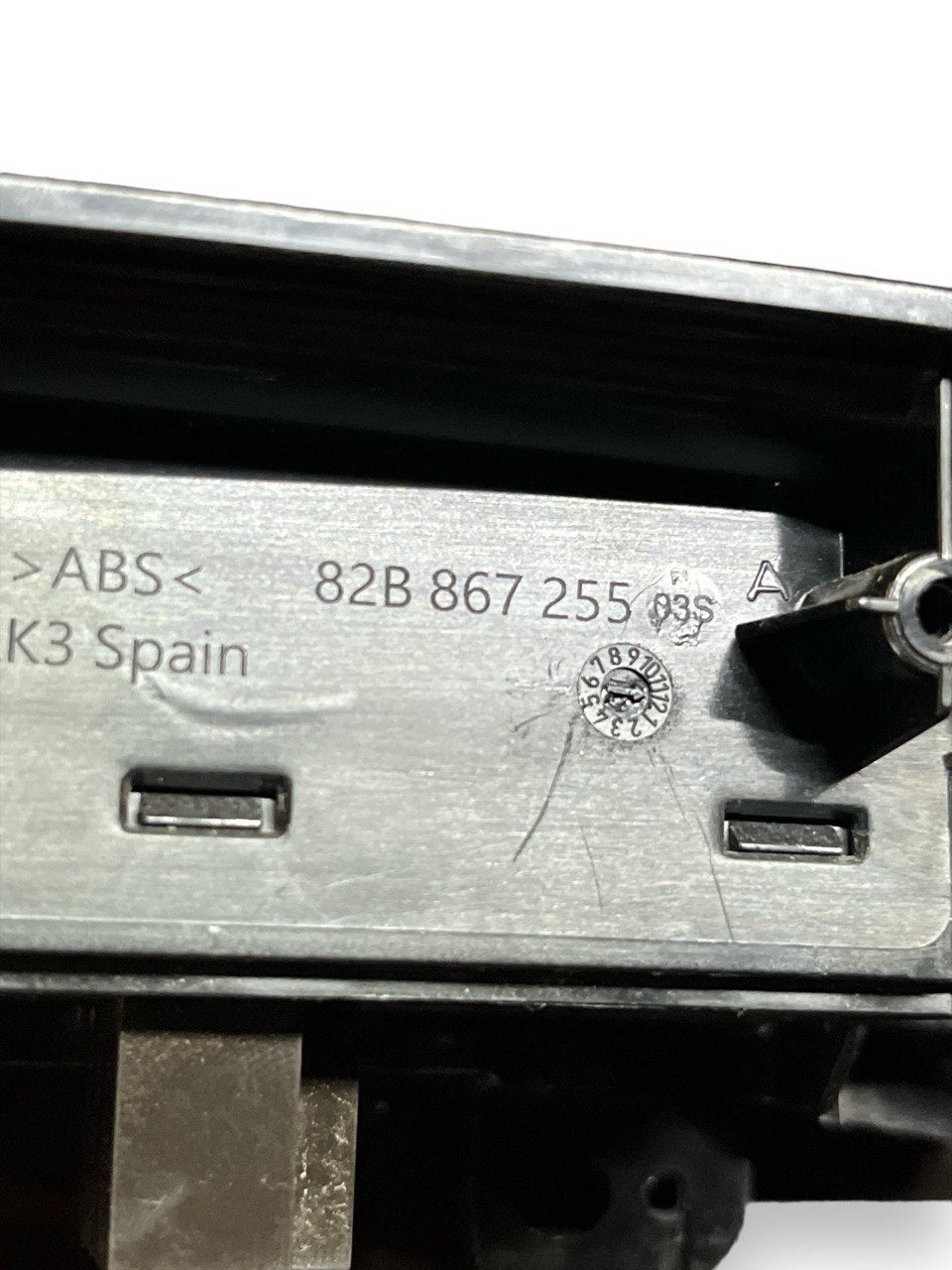 Pulsantiera alzavetro anteriore sinistra Audi A1 GB (2018>) cod.82B867255