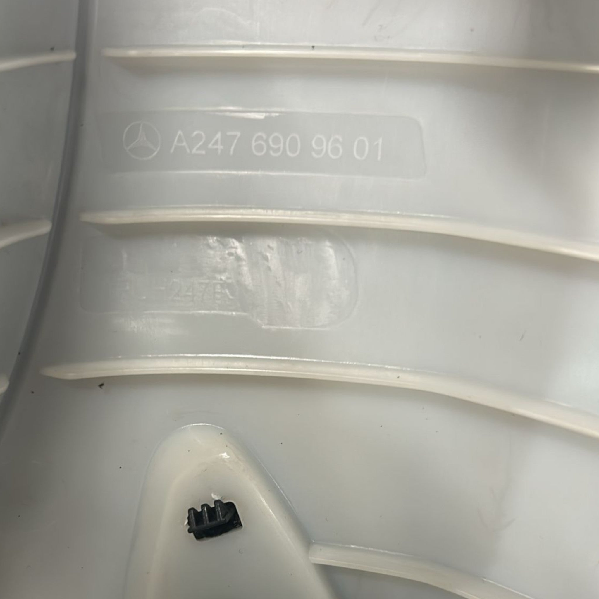 Rivestimento Montante Anteriore destro Mercedes Benz GLA H247 cod:A2476909601 (2020 >)