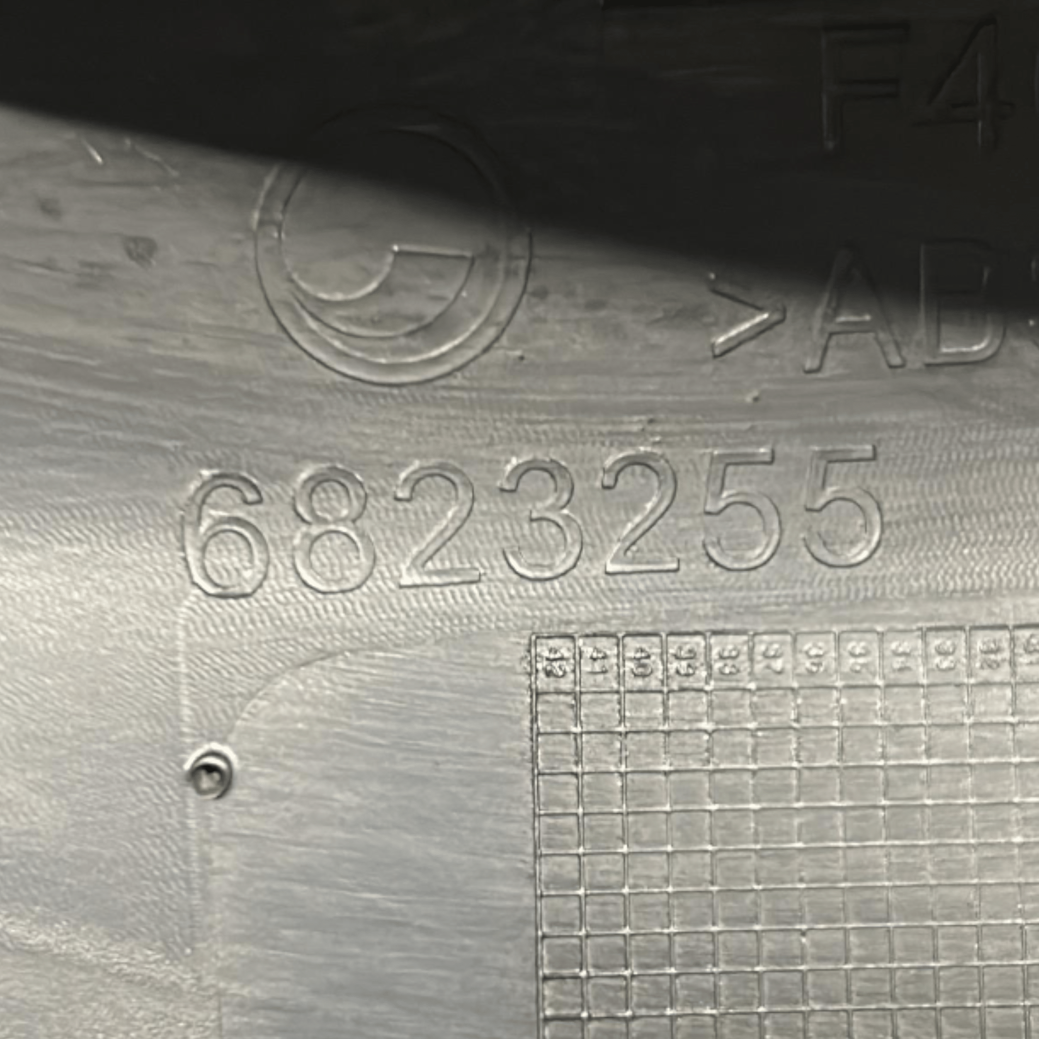 Rivestimento Piantone Sterzo Inferiore BMW Serie 1 (F40) cod.6823255 (2019 > 2024)