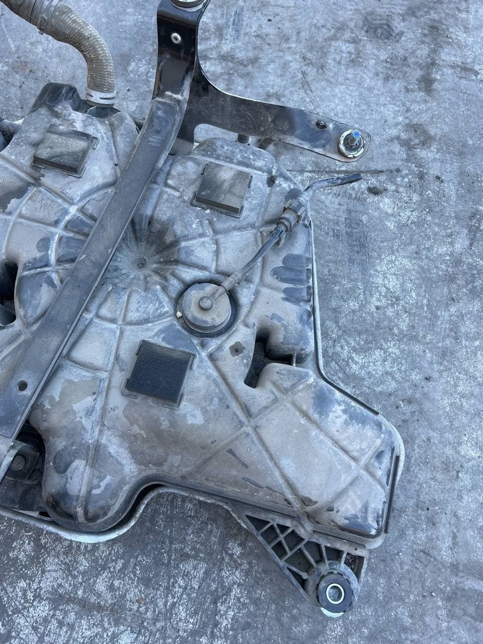 Serbatoio vaschetta Adblue dpf Jaguar E-pace 2018 cod j9c35j228ad