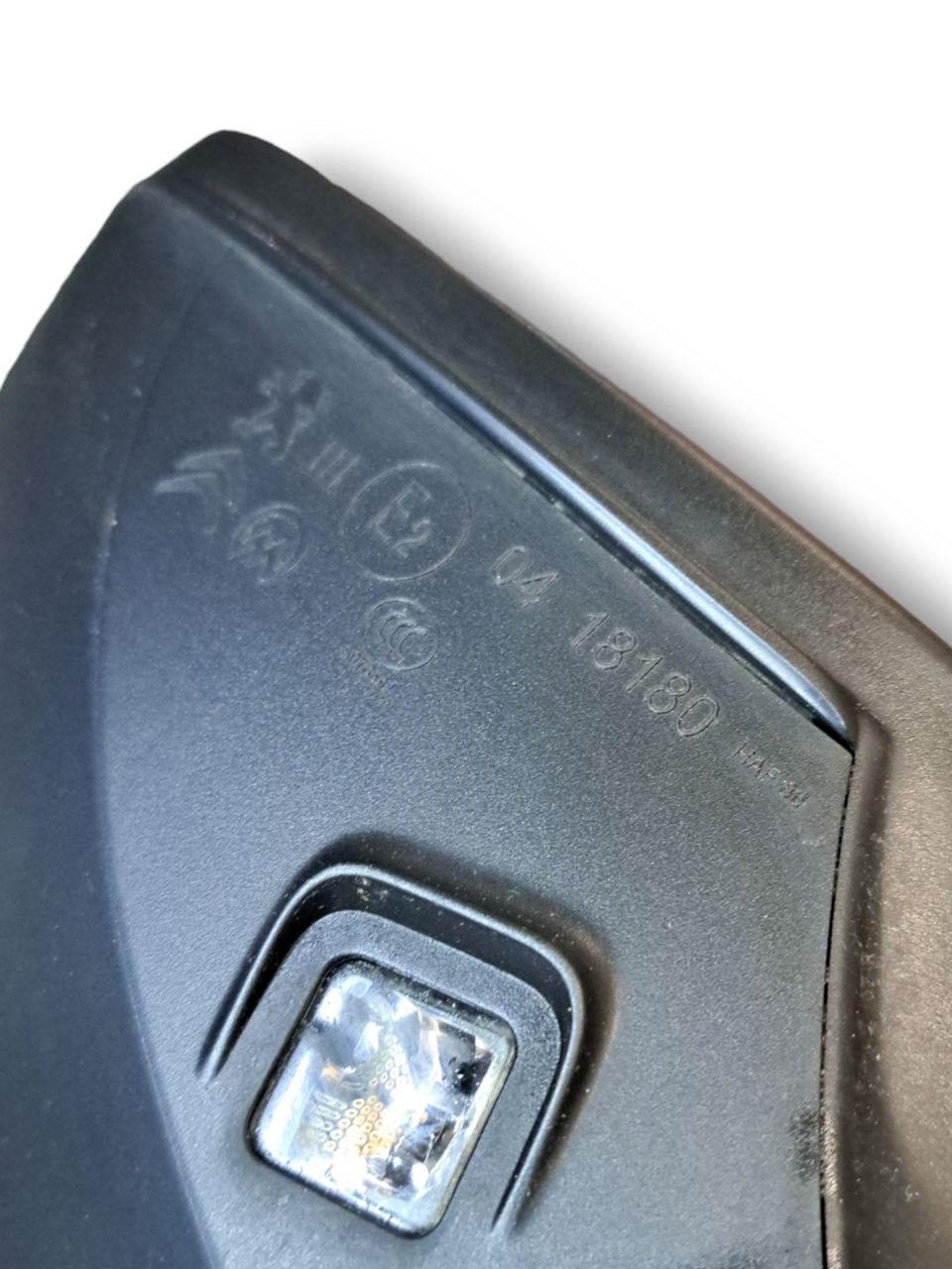 Specchio / Specchietto Retrovisore esterno Sinistro (sx) elettrico con luci di cortesia Peugeot 208 (2021) COD:232673115