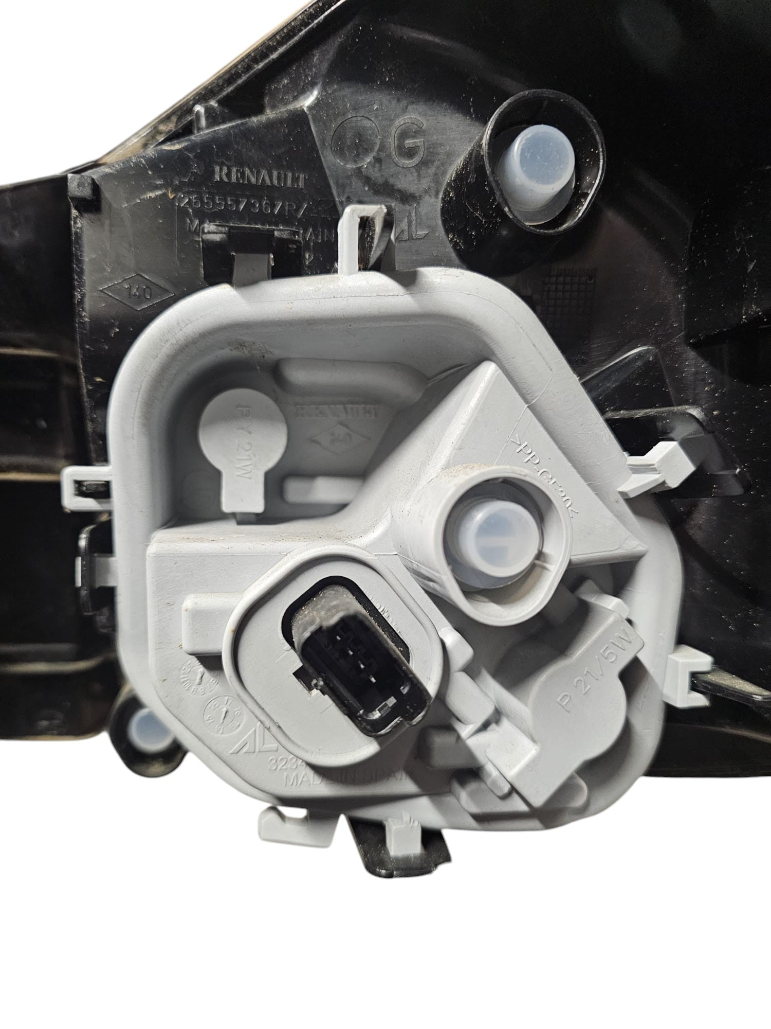 Stop / Fanale Alogeno Posteriore Esterno Sinistro Renault Captur I Cod:265557367R (2013-2019)