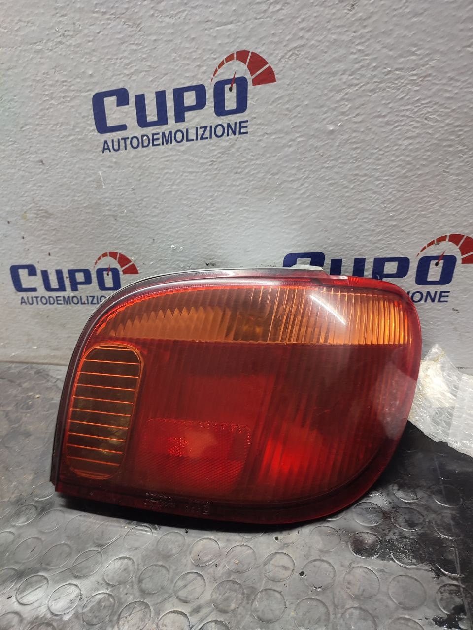 Stop posteriore destro Toyota Yaris ( mk1 - 1999 )