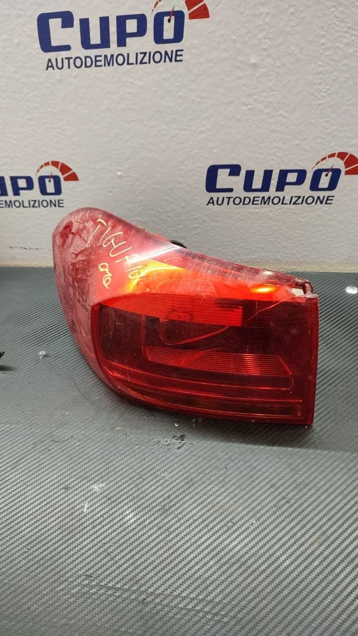 Stop posteriore sinistro Volkswagen Tiguan 2012 ( danneggiato ) cod 5n0945095q