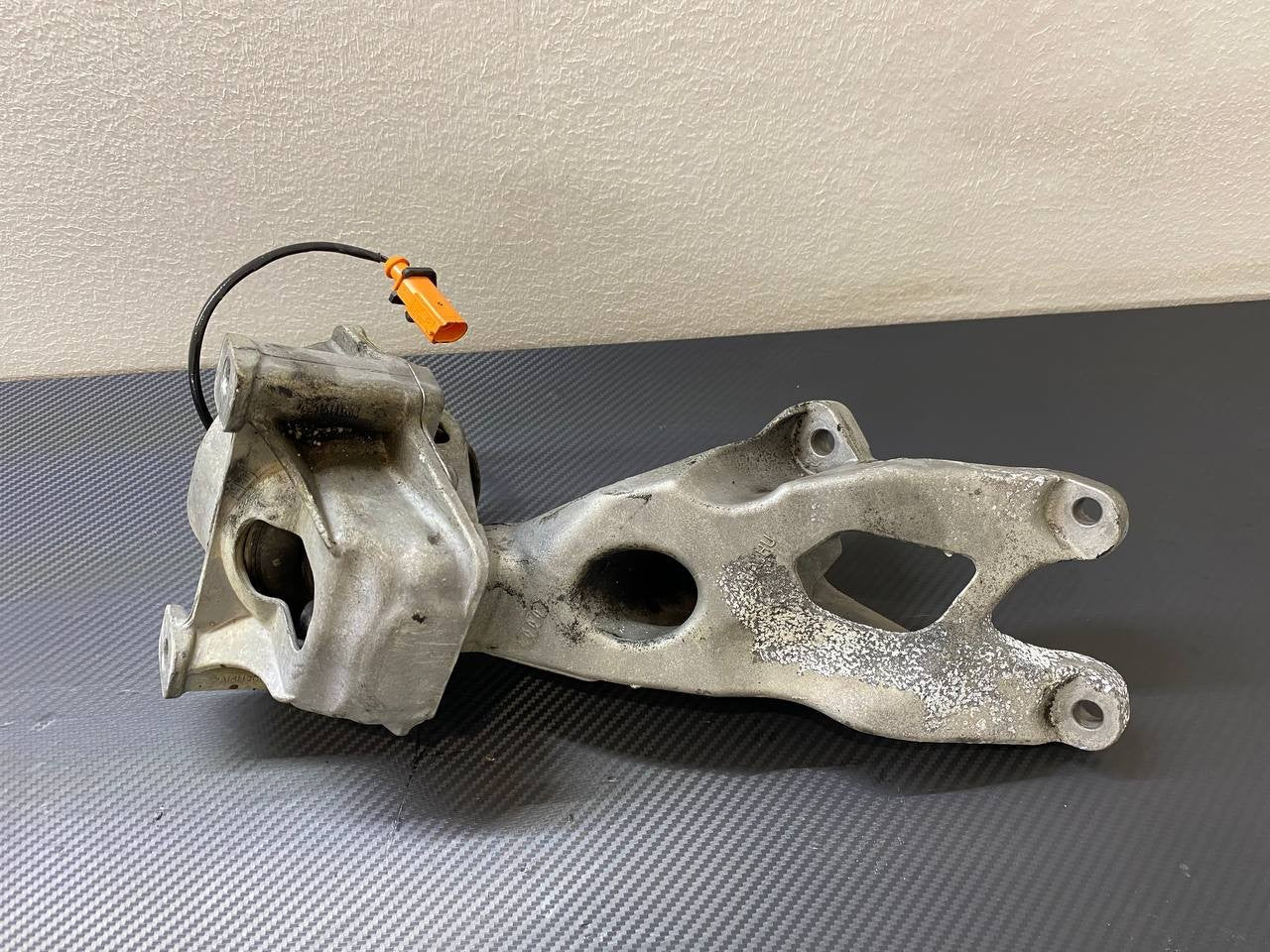 Supporto motore attivo Sinistro AUDI A4 ALLROAD cod 8K0199307