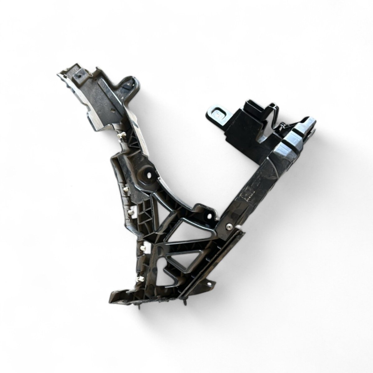 Supporto paraurti destro Jaguar I - Pace cod.j9d3-17b932-a (2018 > ) cod.j9d3-17b930-a