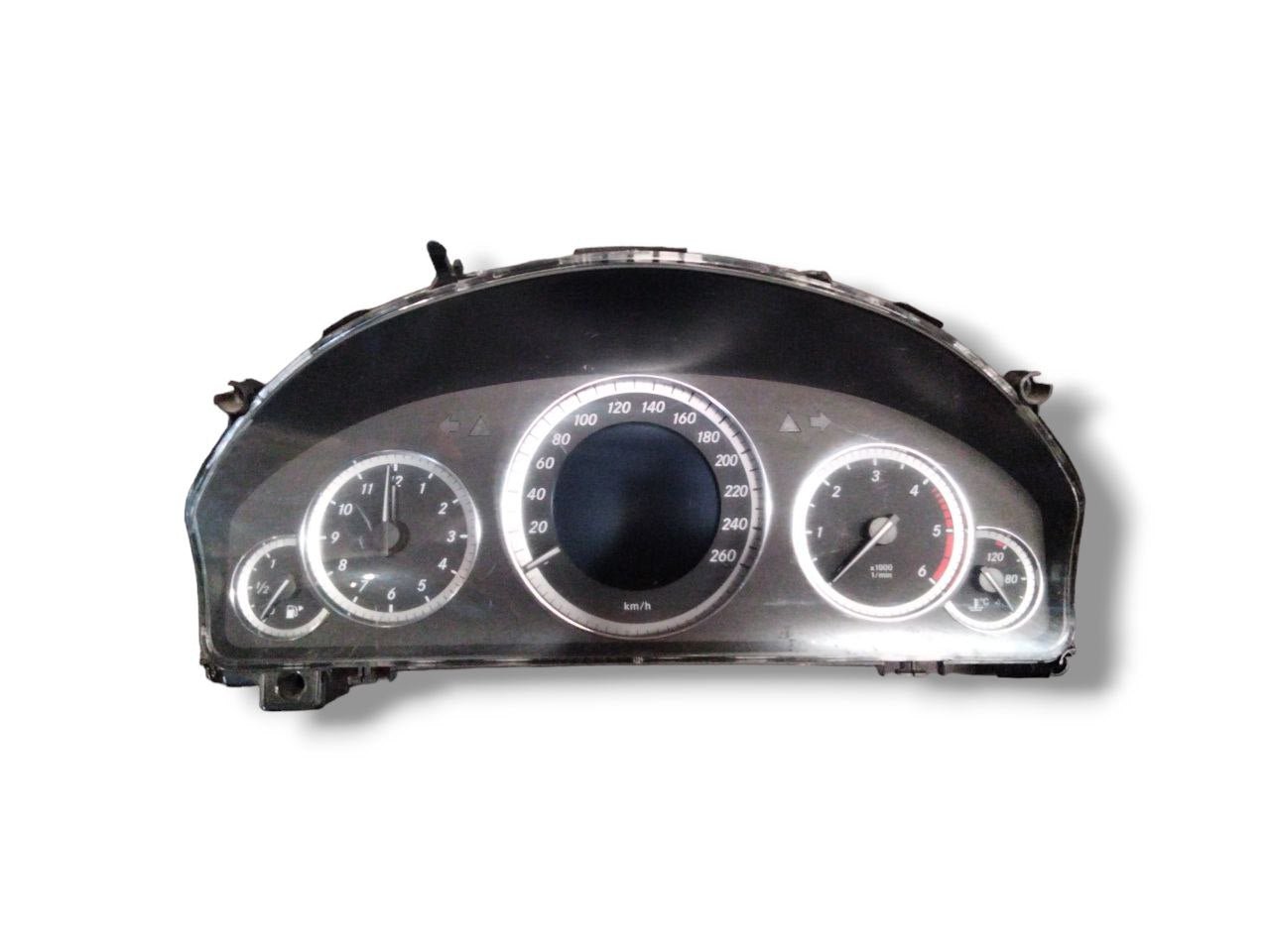 Tachimetro Mercedes-Benz Classe E W212 2.2 diesel (2009-2016)cod.A2129003313 / contachilometri / quadro strumenti