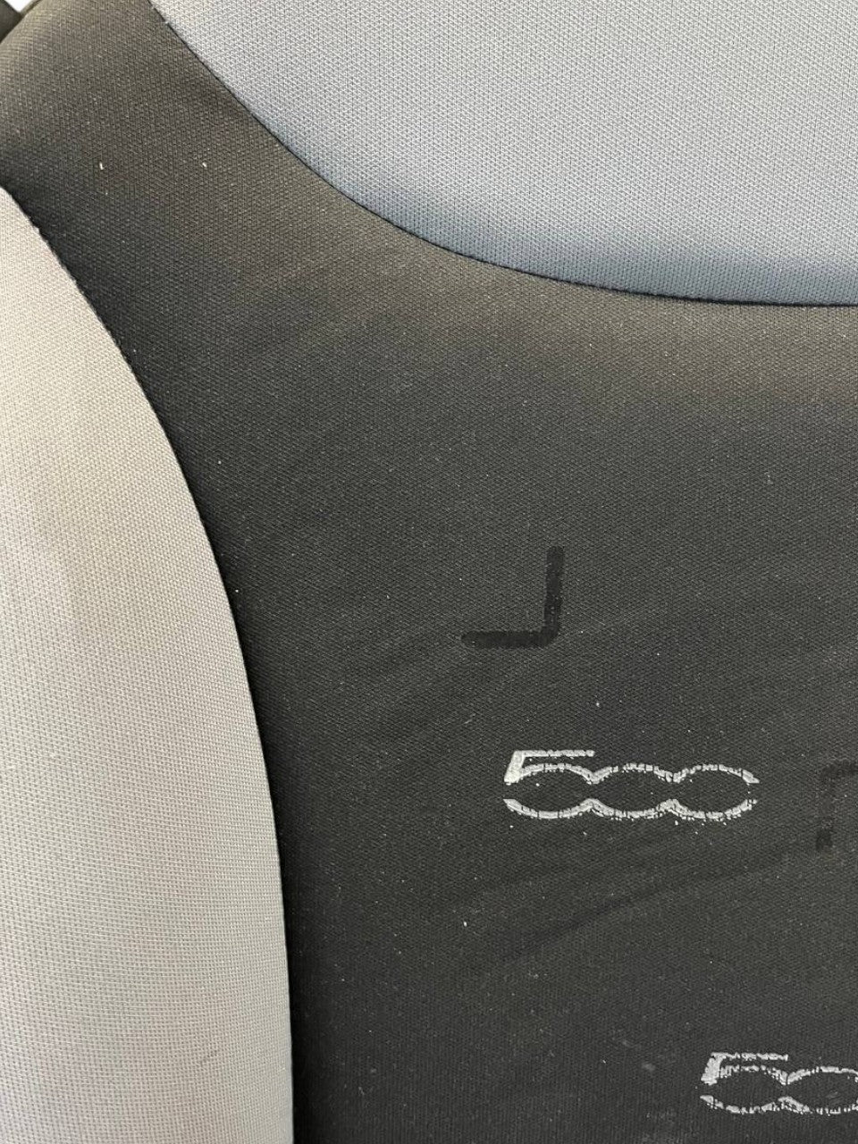 Tappezzeria / Sedili anteriori in Tessuto Nero e Grigio Fiat 500L (2014)