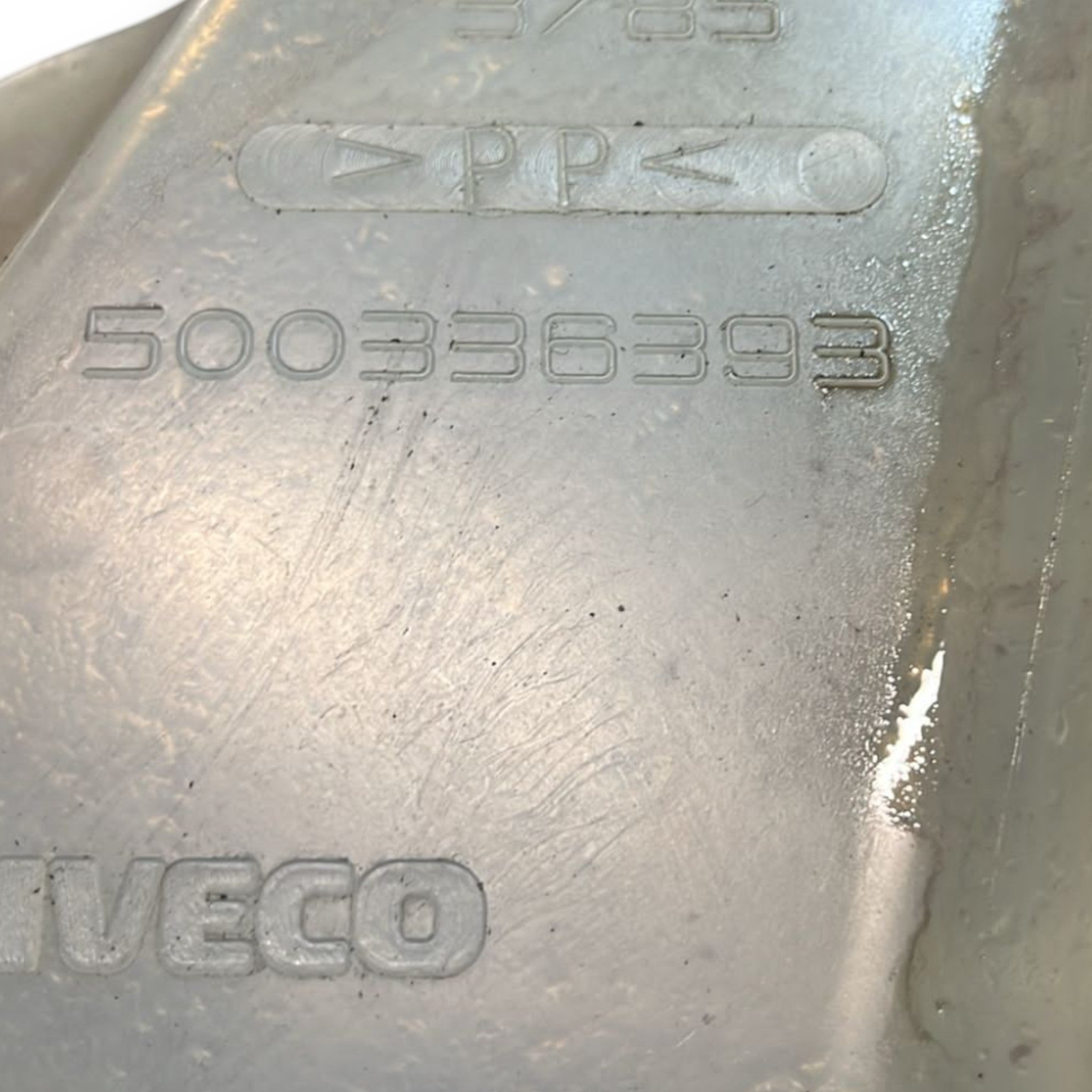 Vaschetta Liquido Tergicristalli Iveco Daily III cod:500336393 (1999 >2006)